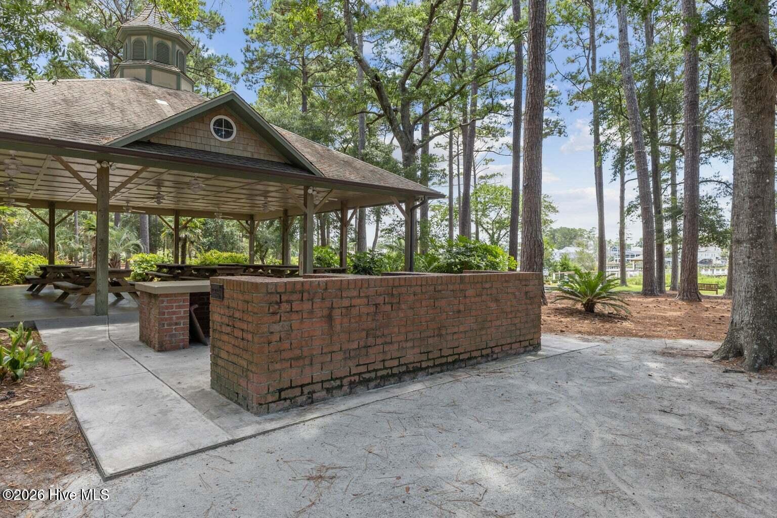 100548612 | Photo 43