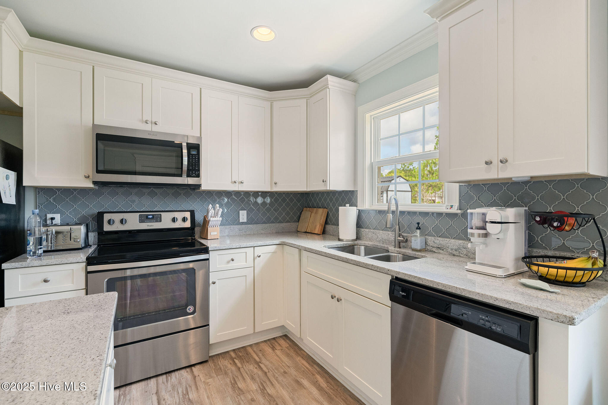 100517847 | Photo 11