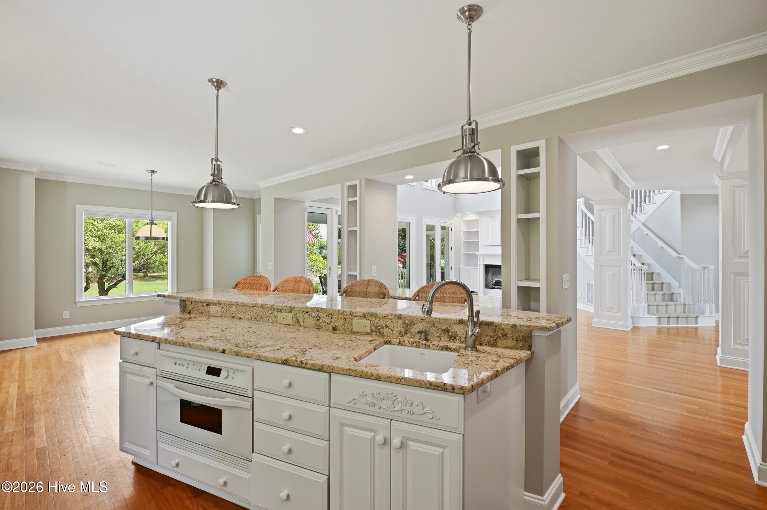 100566149 | Photo 22