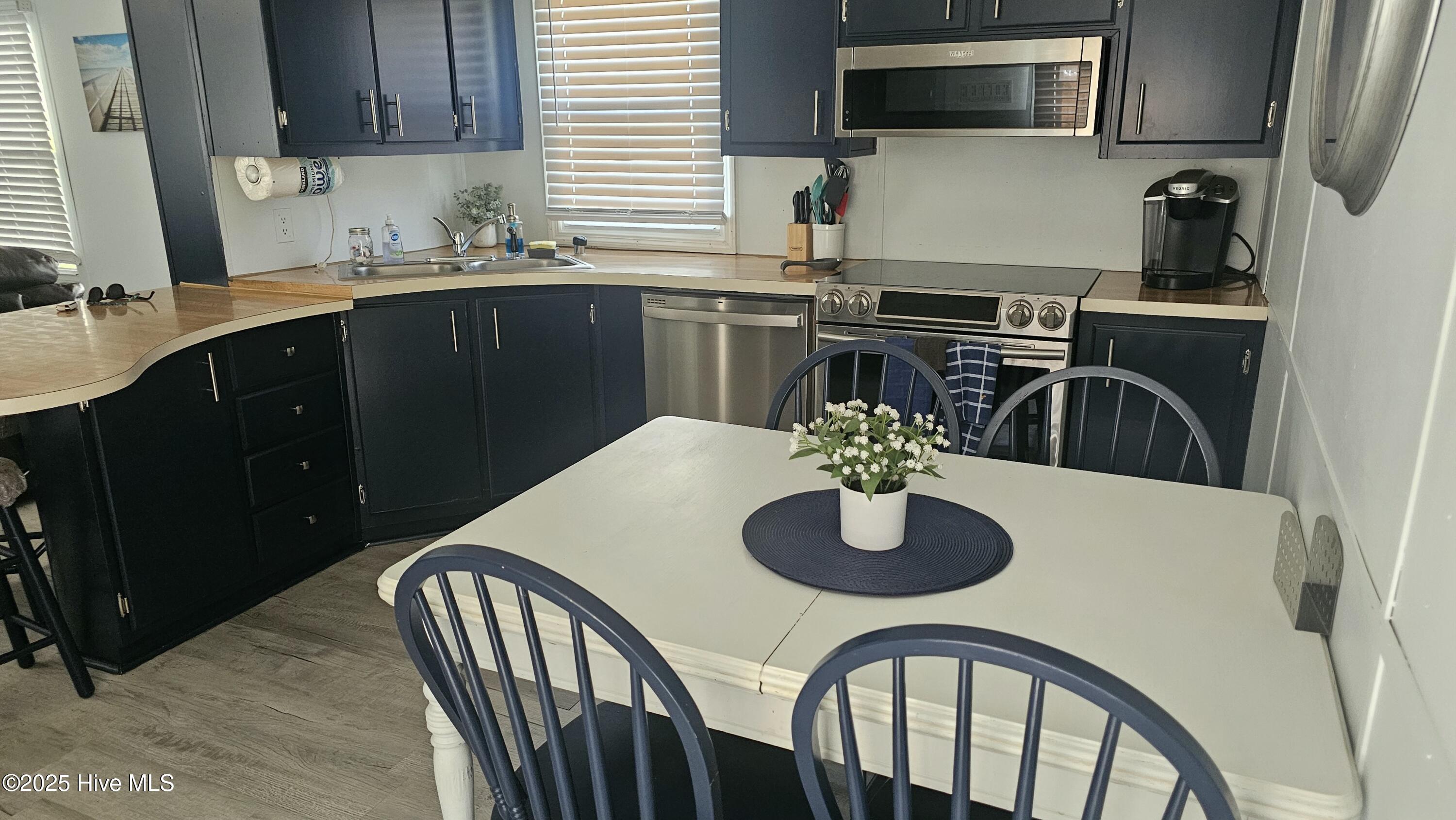 100531446 | Photo 12