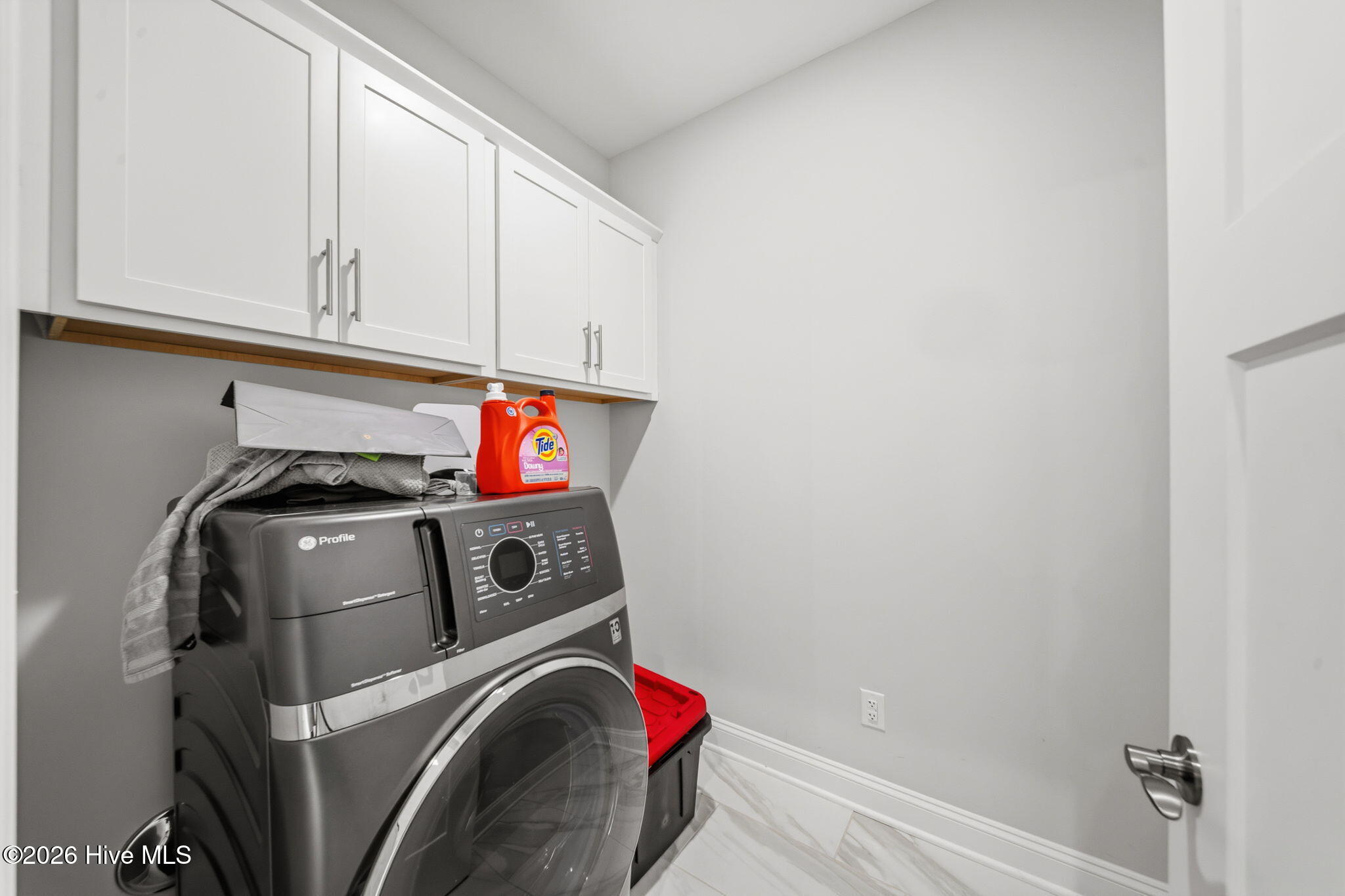 100567561 | Photo 41