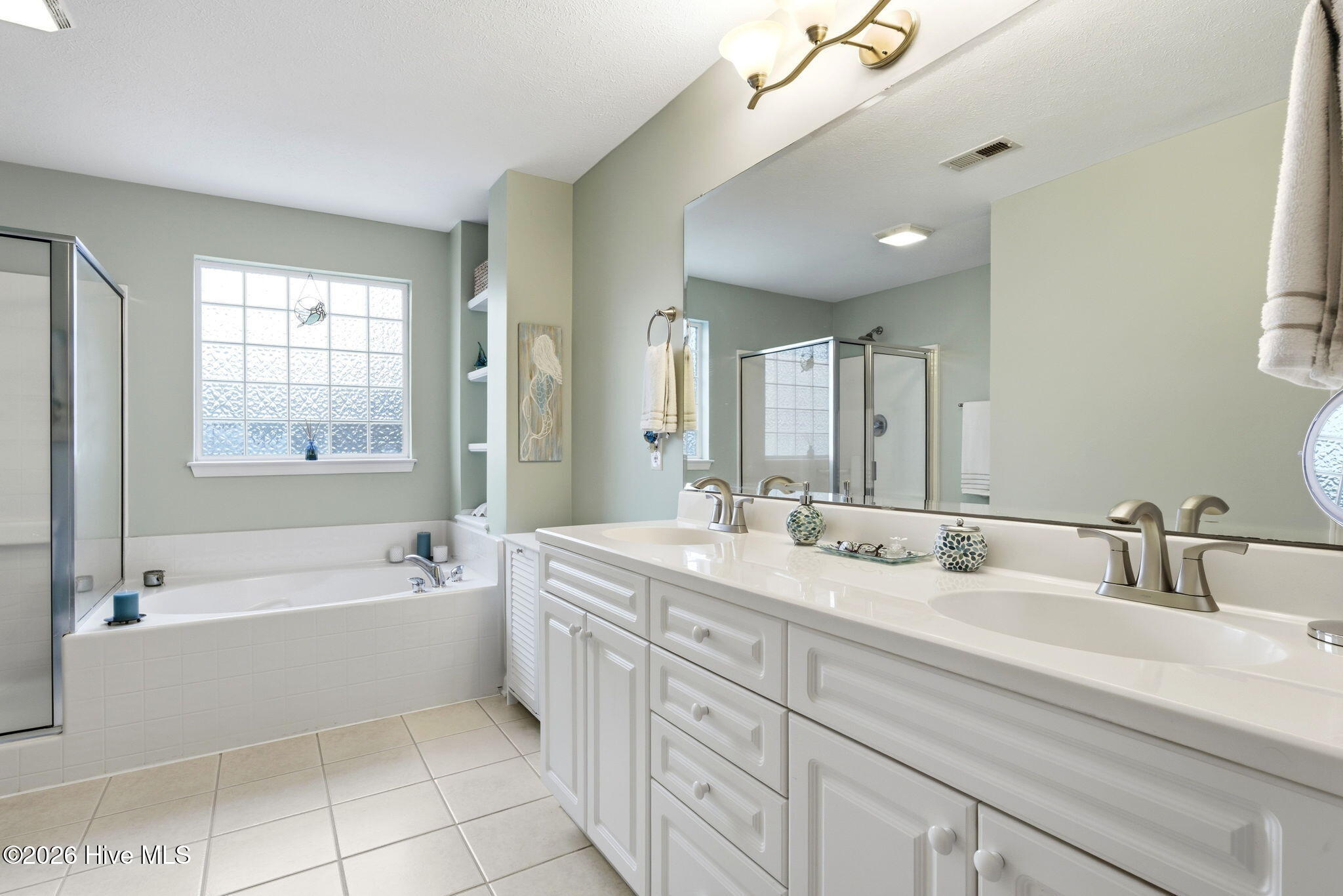 100556182 | Photo 15