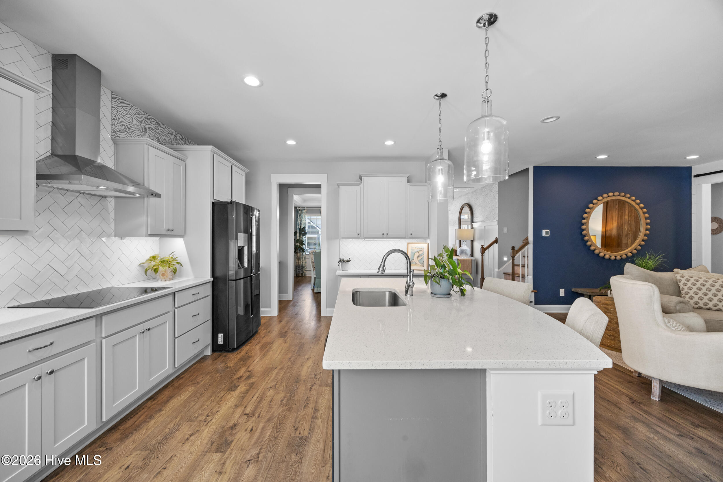 100566940 | Photo 20