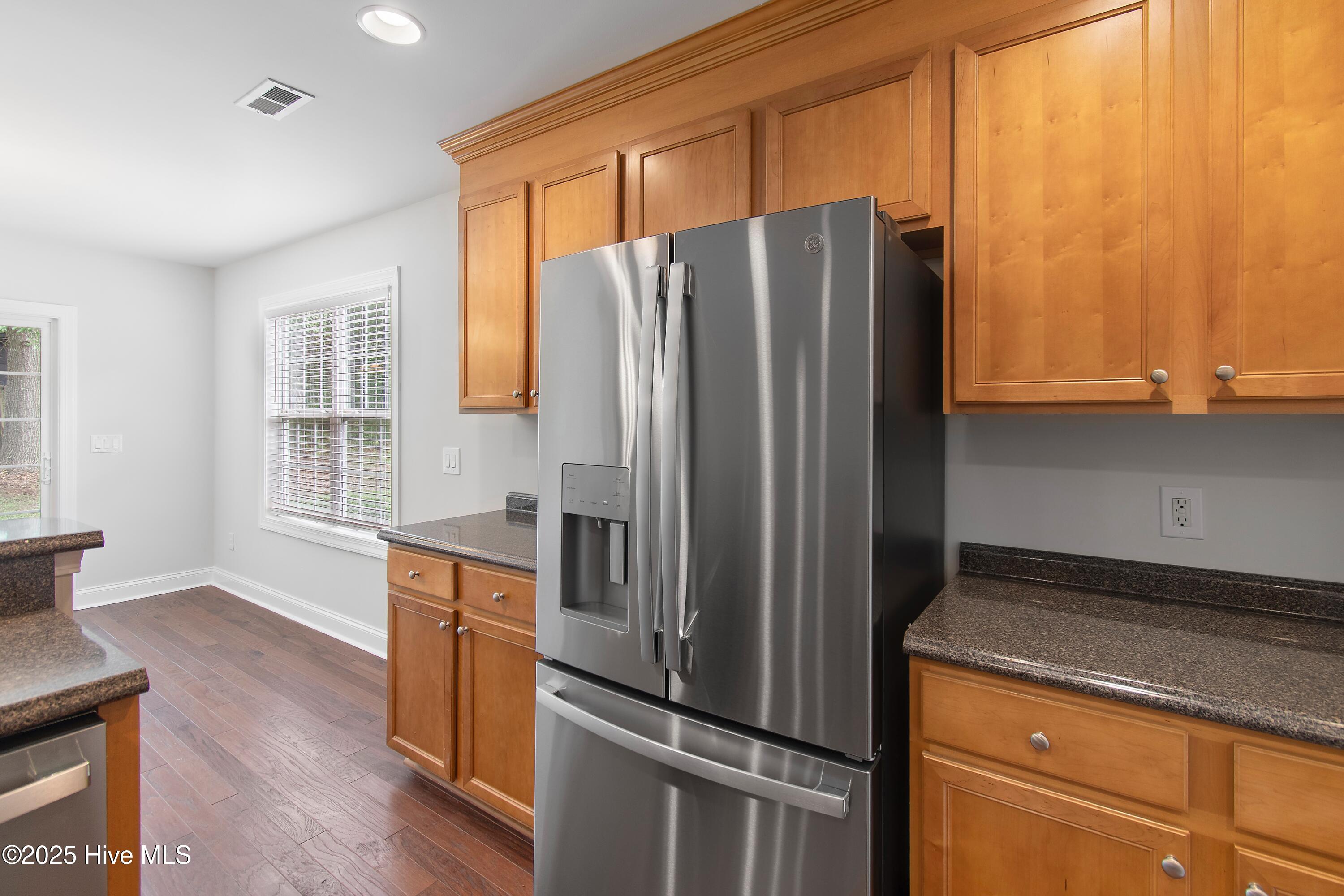 100527568 | Photo 15