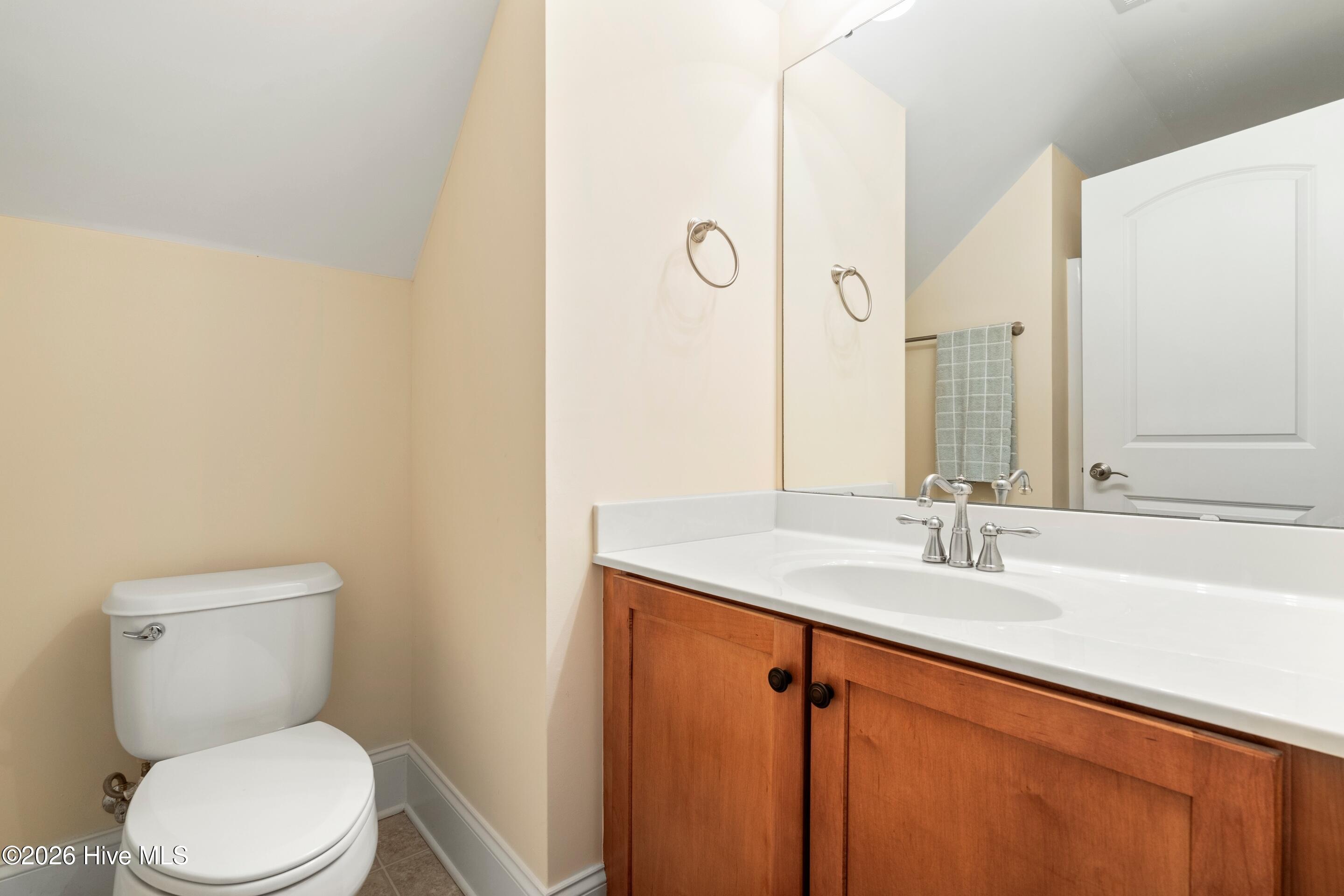 100550560 | Photo 51