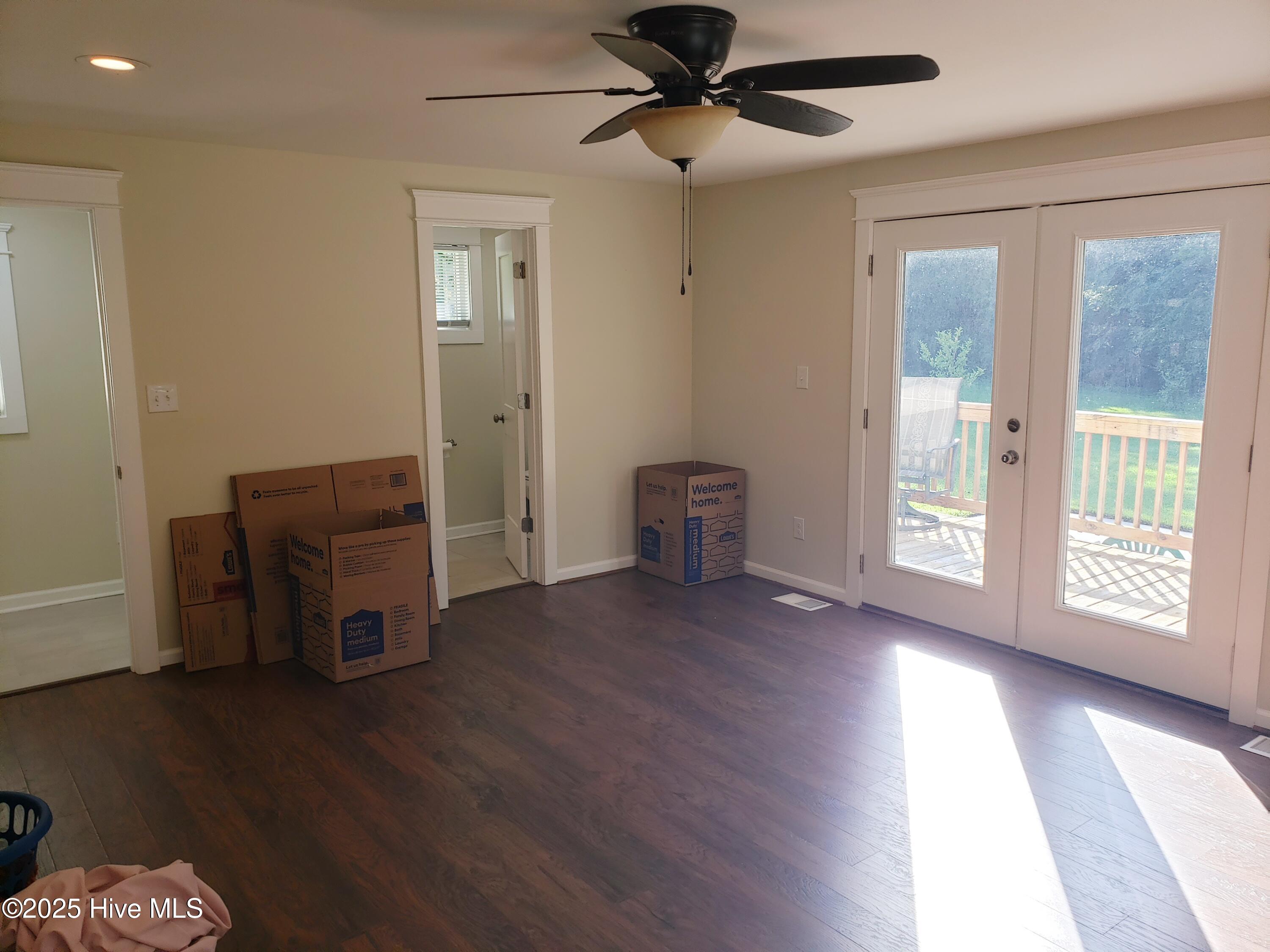 100520817 | Photo 18