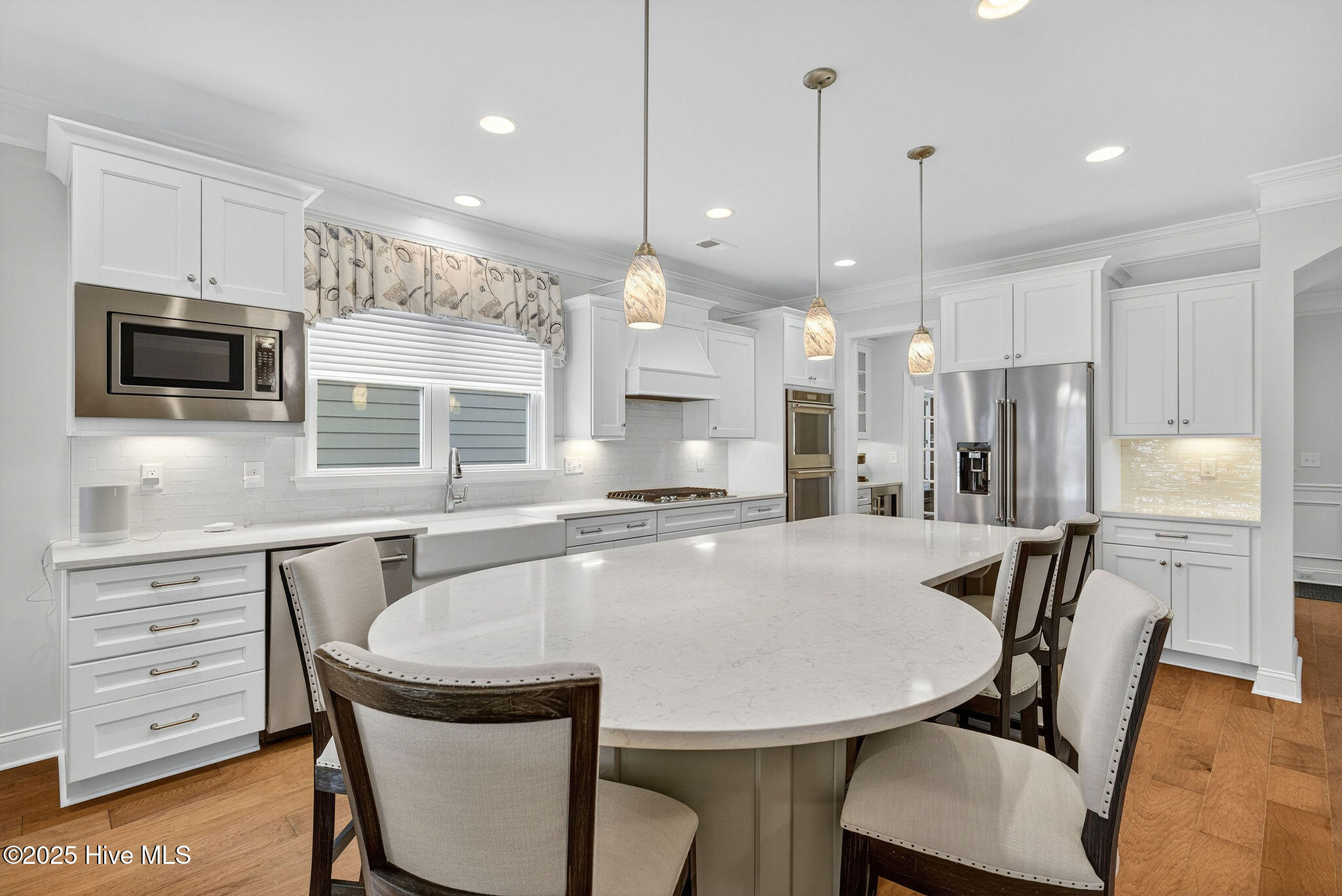 100565700 | Photo 20