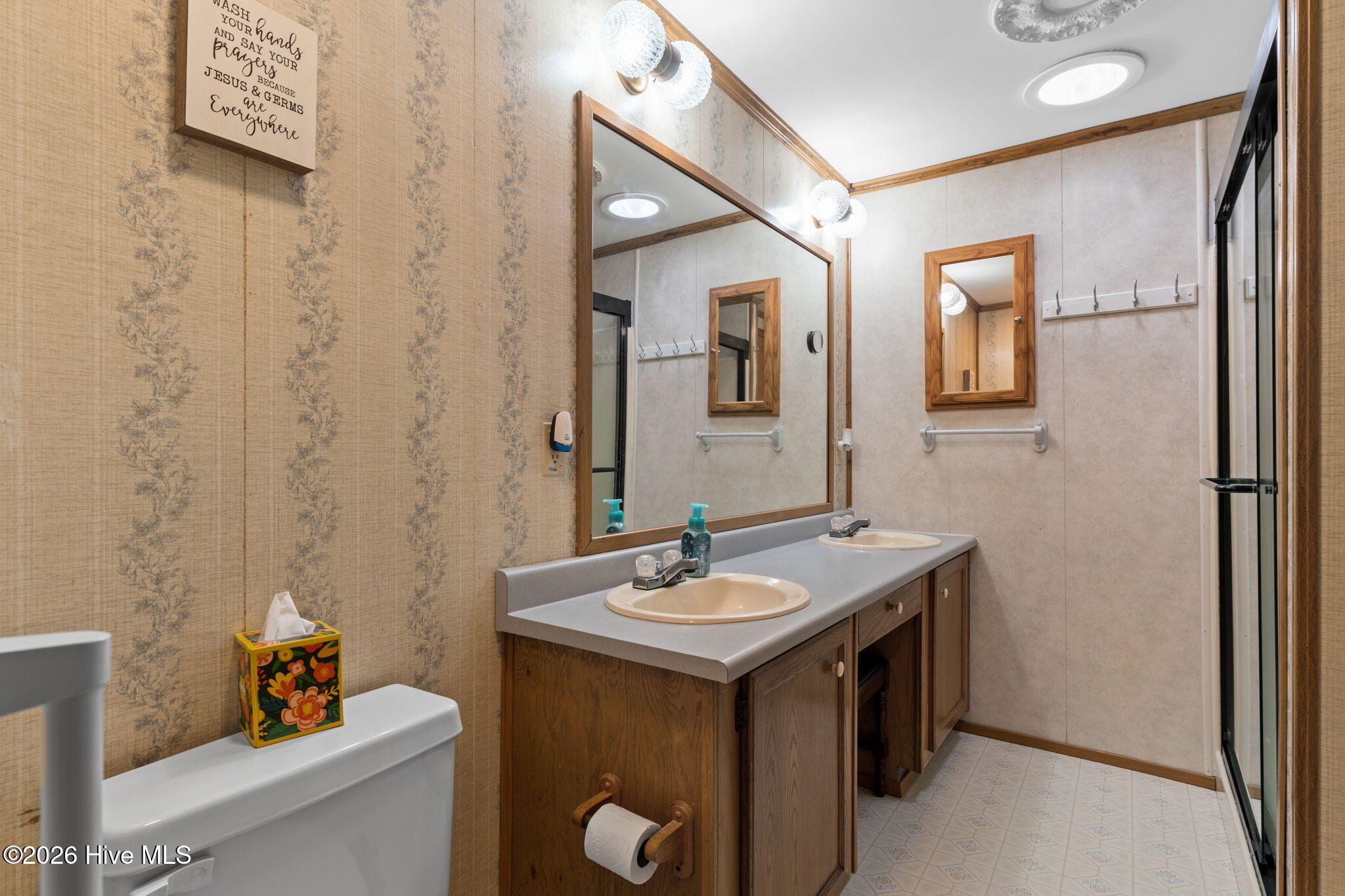 100549900 | Photo 27