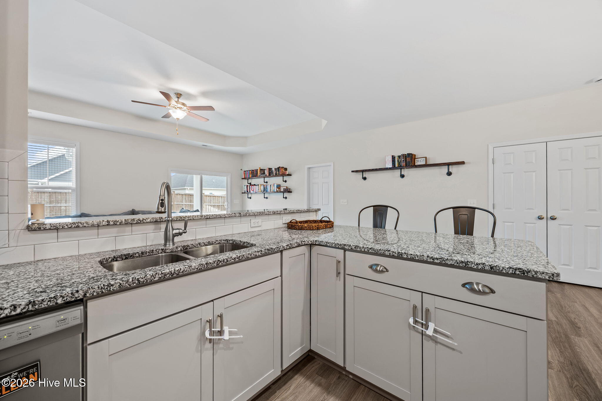 100552532 | Photo 16