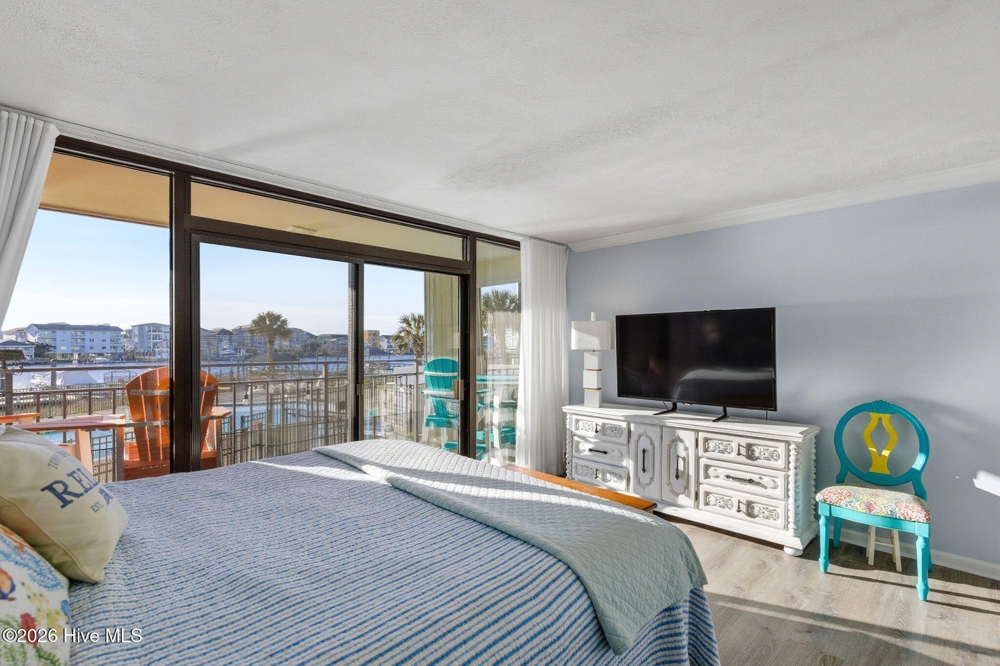 100560958 | Photo 20