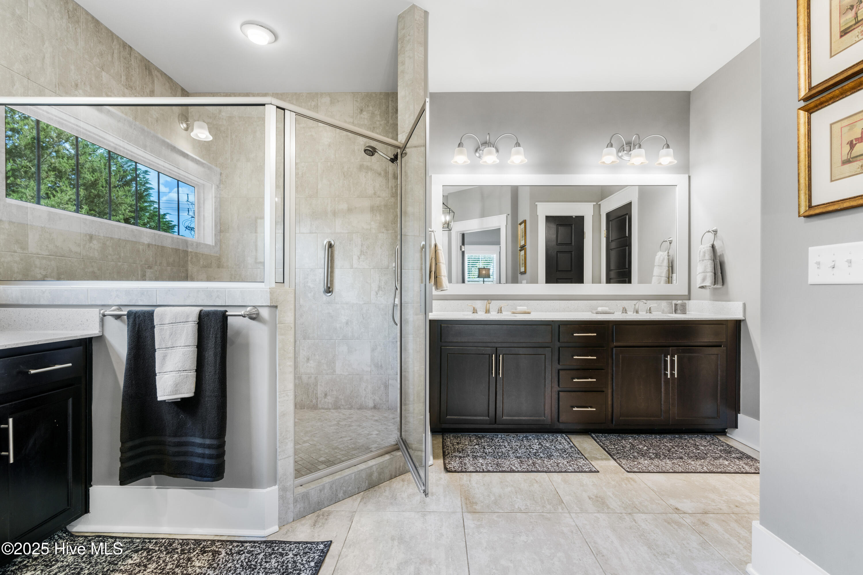 100543866 | Photo 43