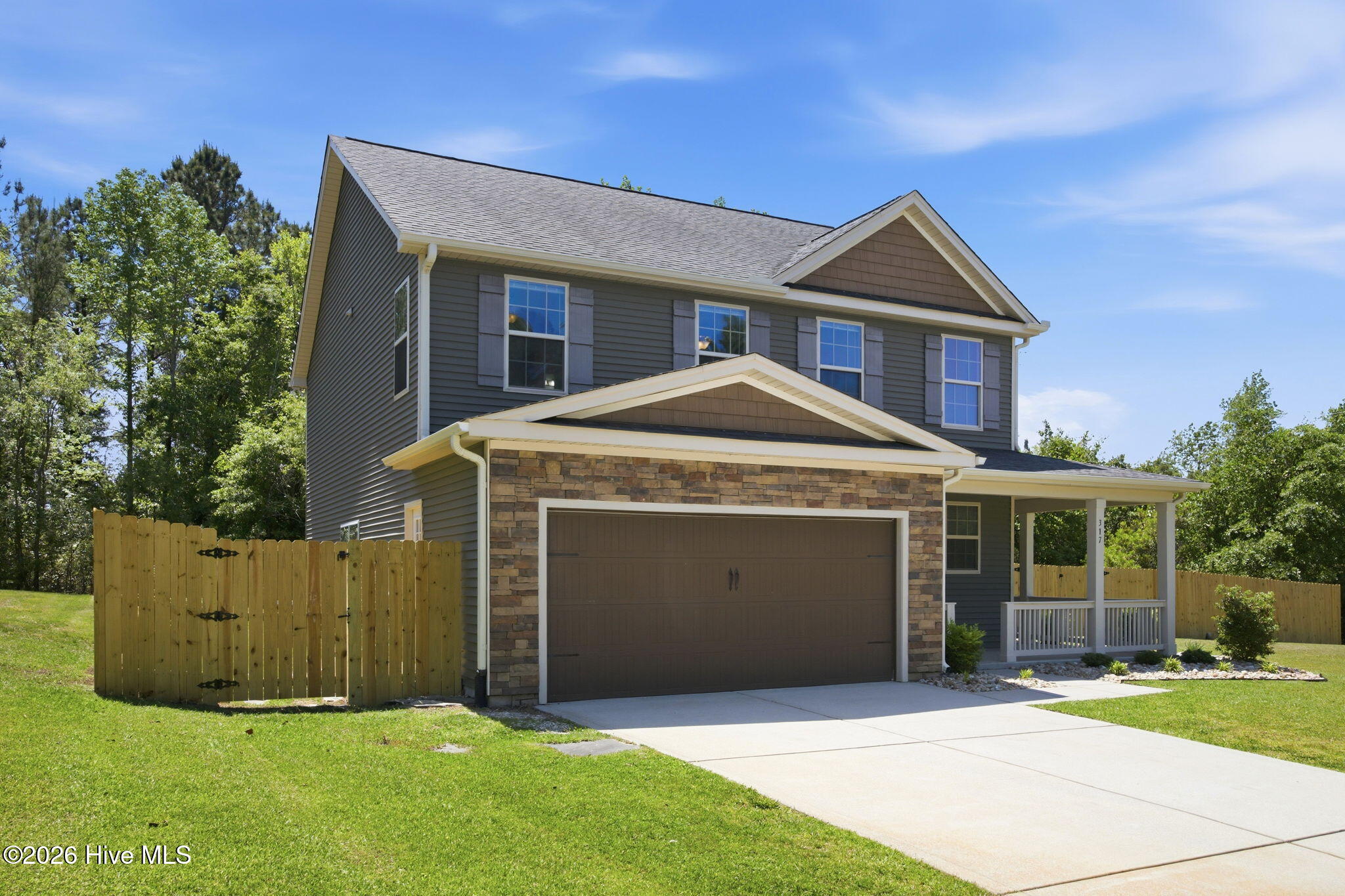 100569504 | Photo 37