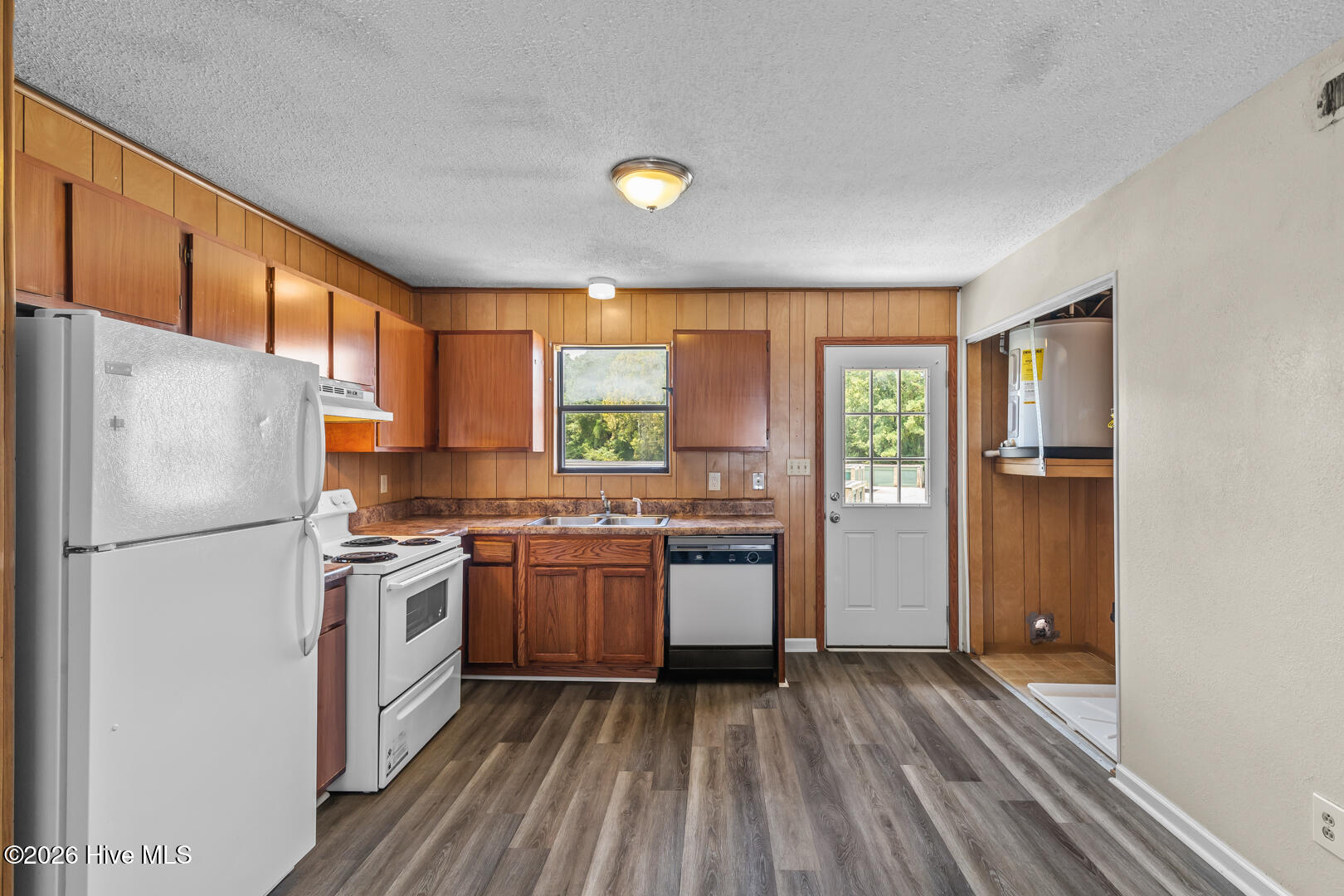 100550796 | Photo 29