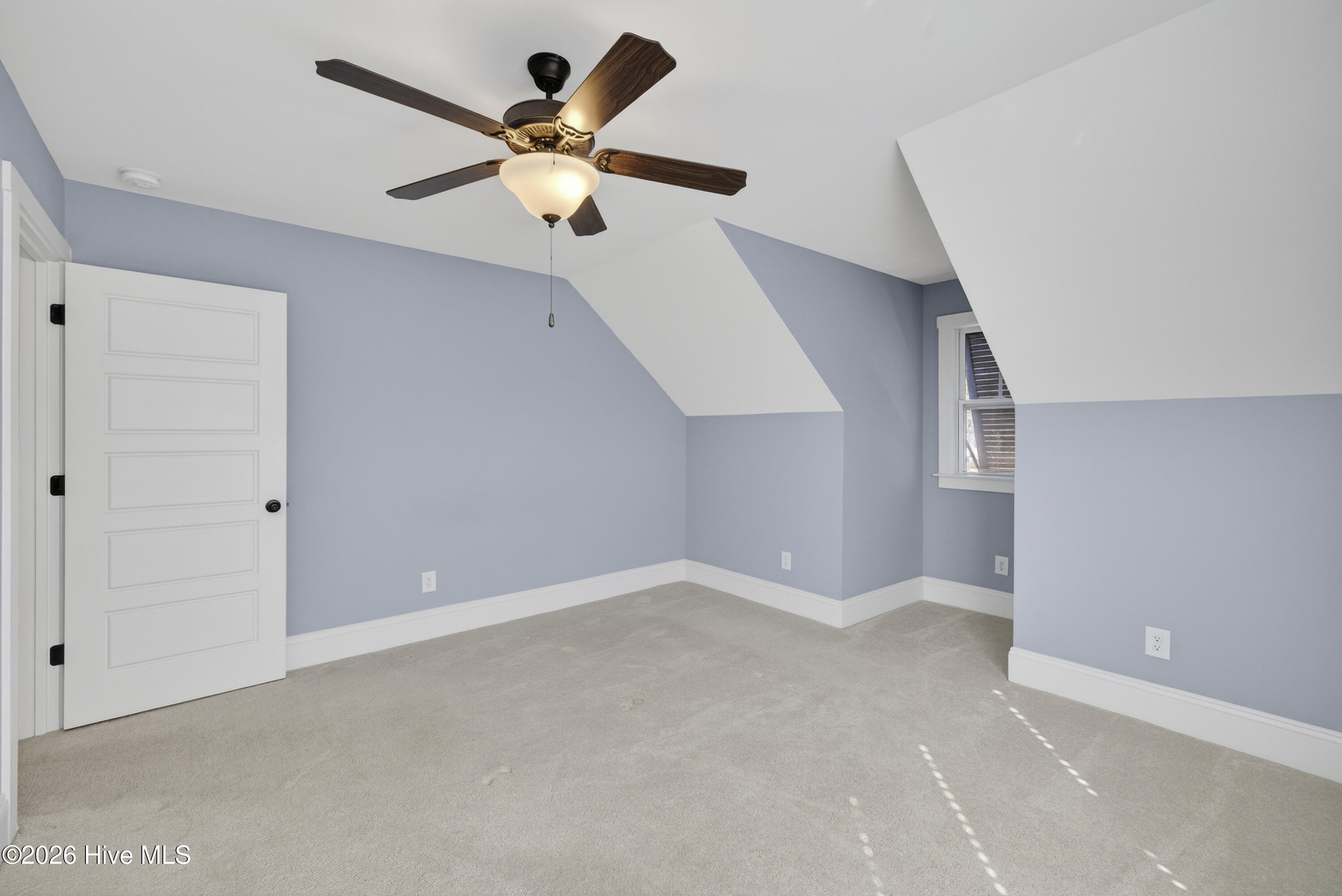 100555672 | Photo 33