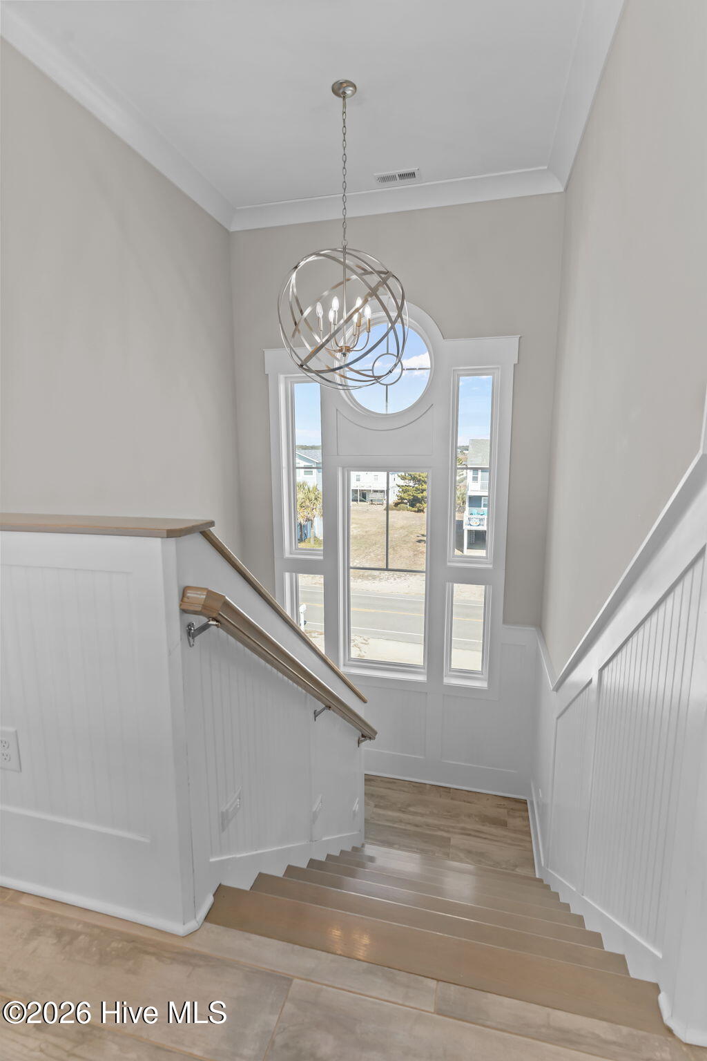 100554272 | Photo 32