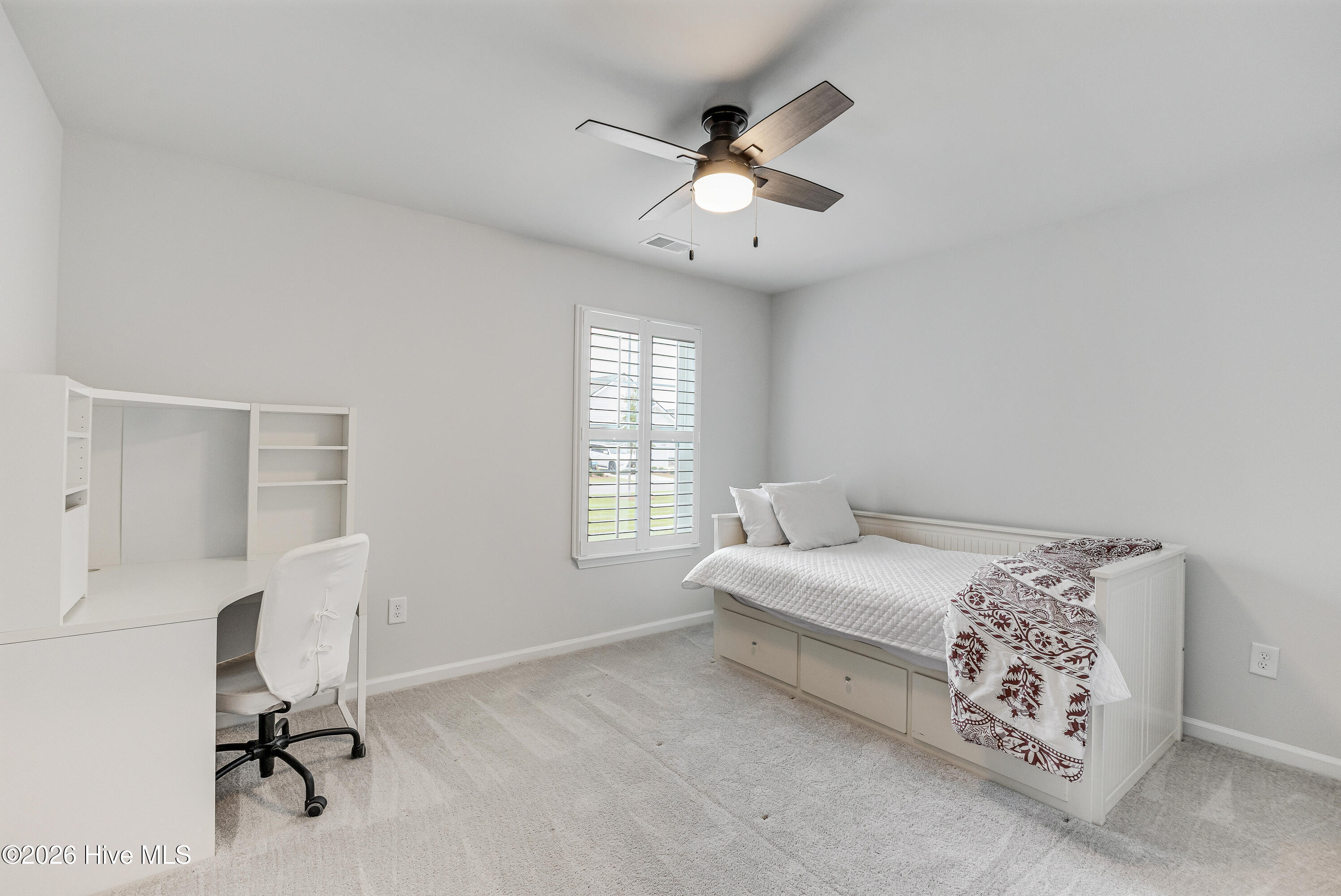 100561168 | Photo 24