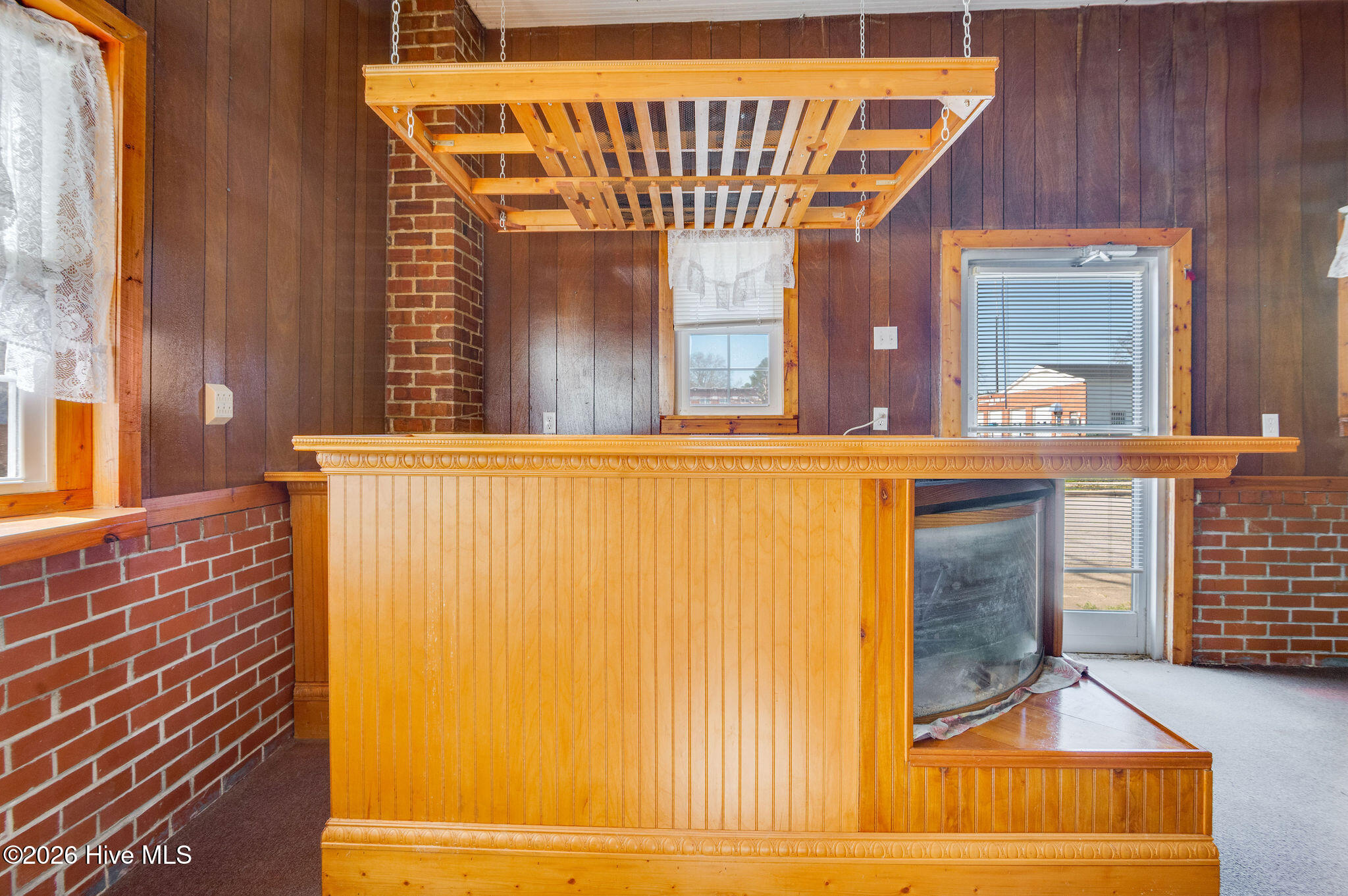 100561889 | Photo 55