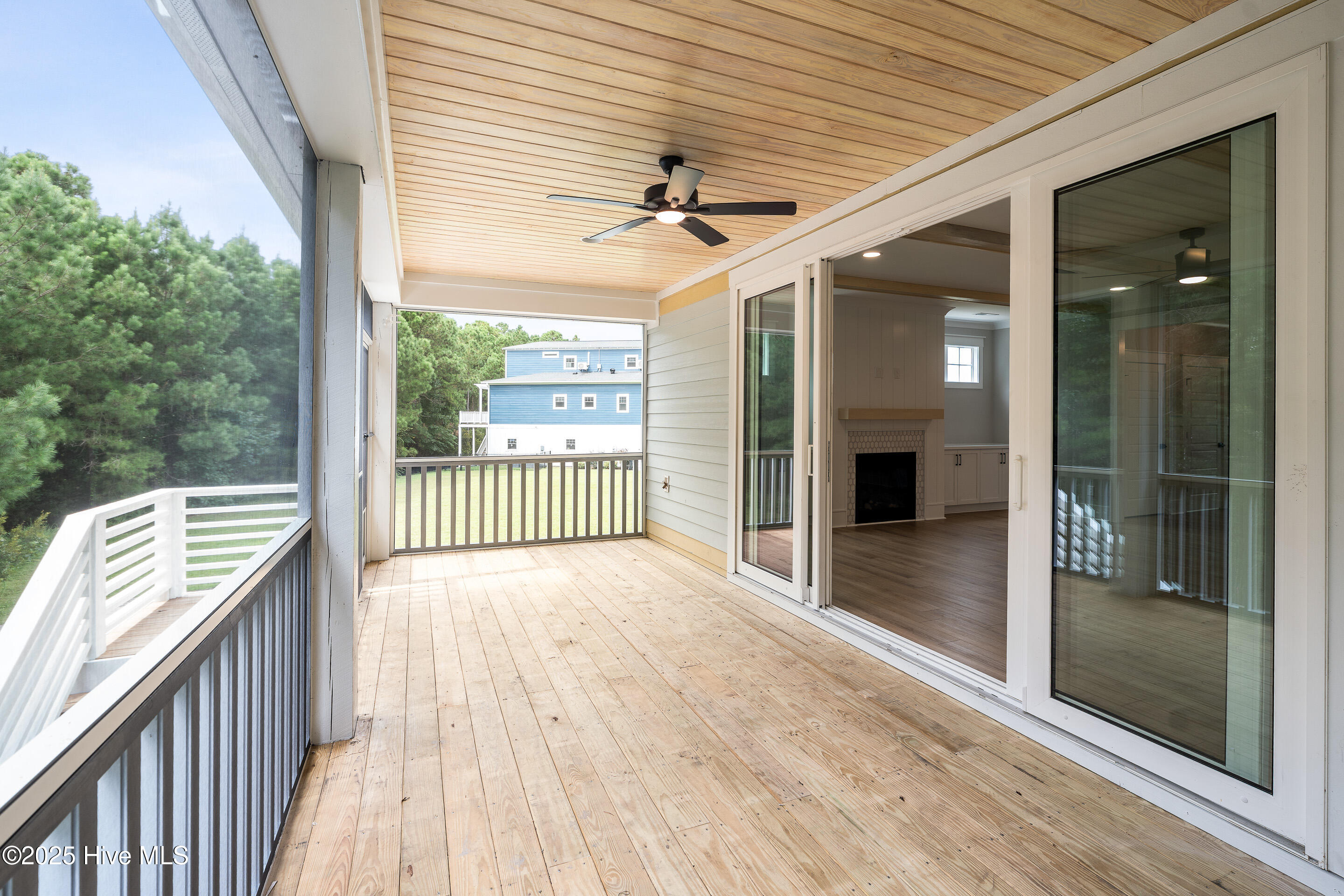 100552235 | Photo 17