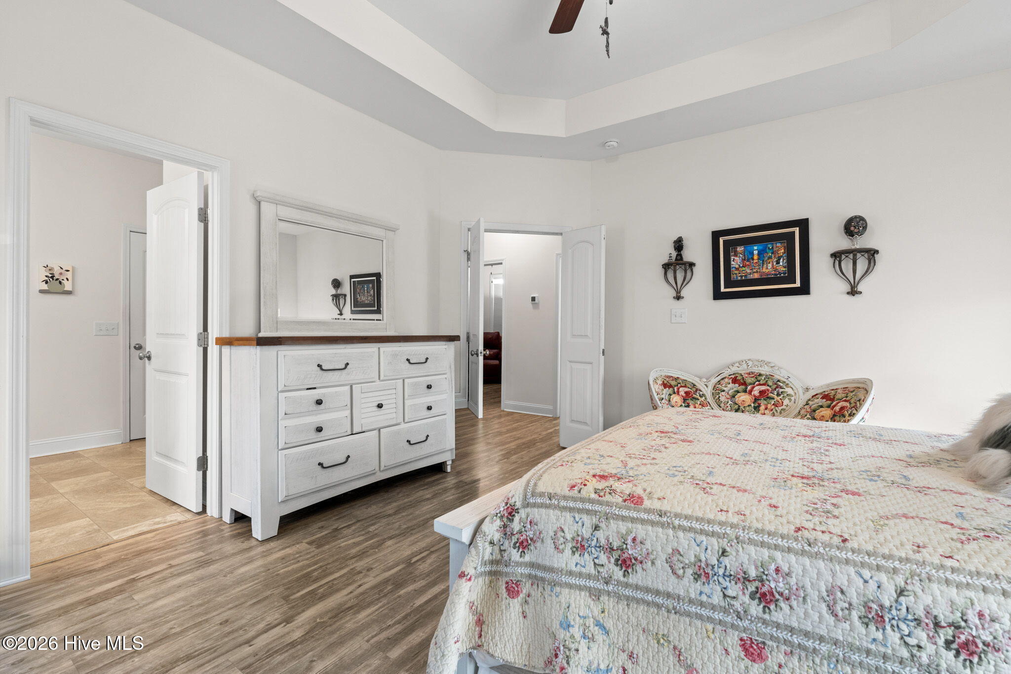 100564340 | Photo 23