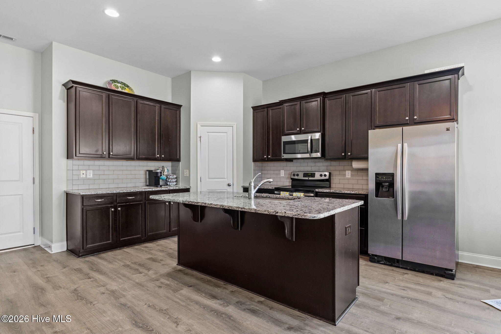 100561440 | Photo 11