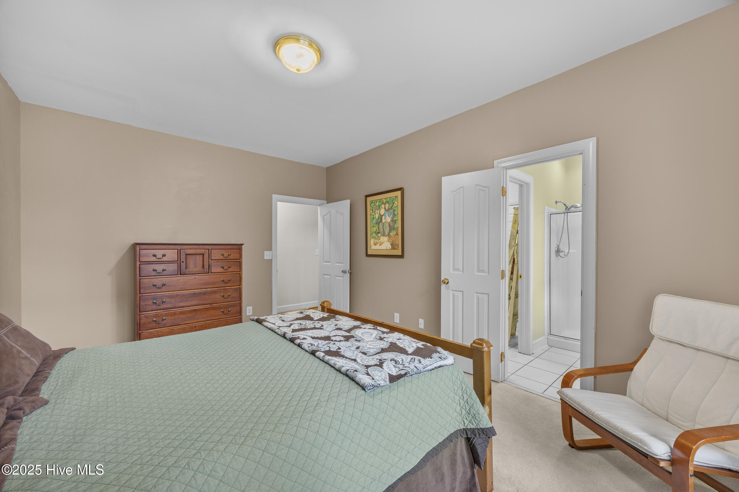 100543890 | Photo 21