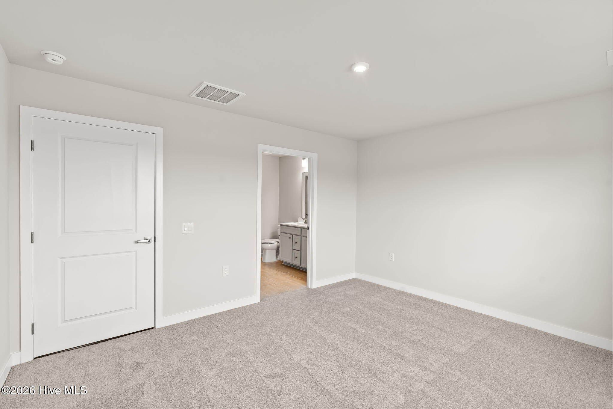 100545673 | Photo 13