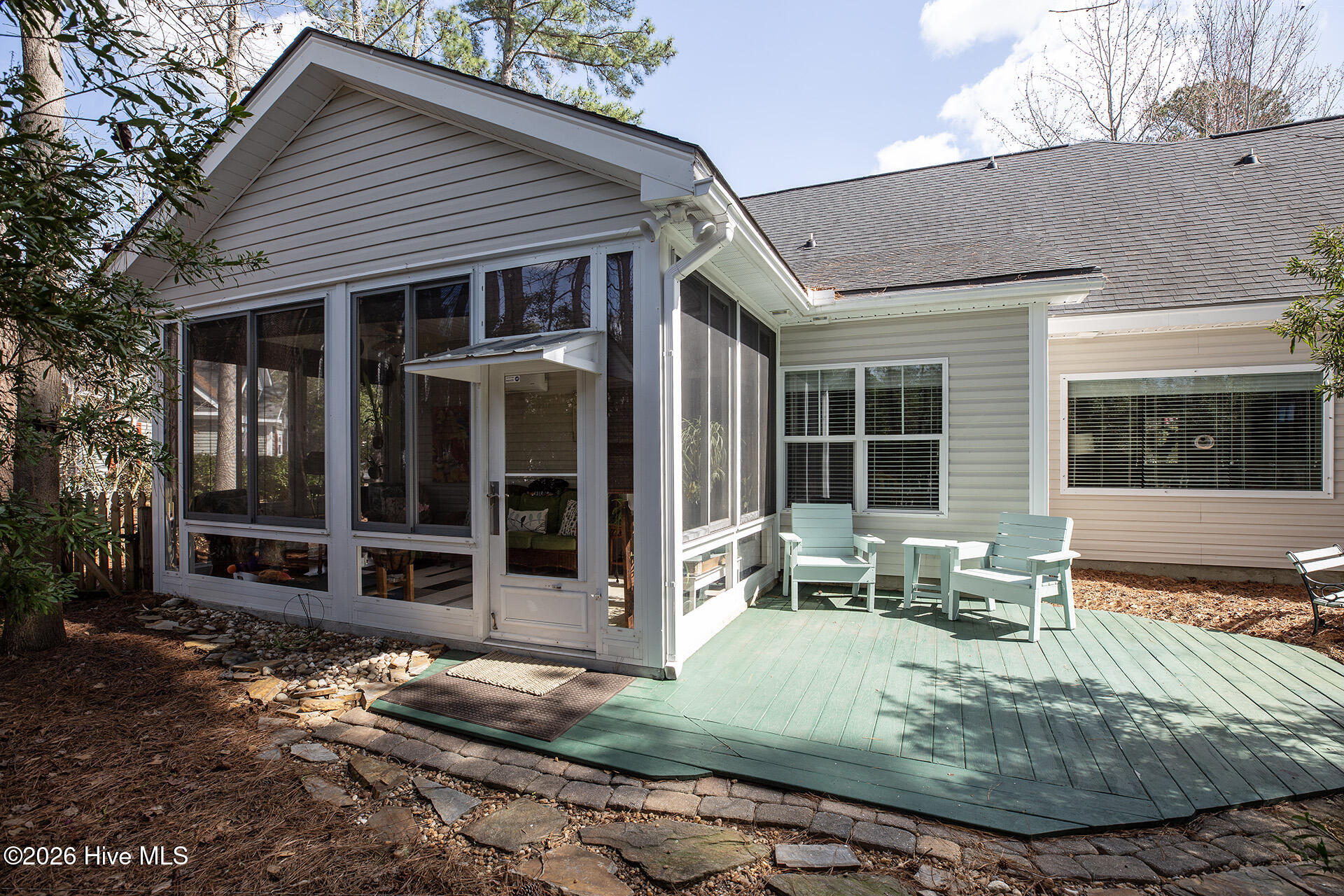 100558971 | Photo 49