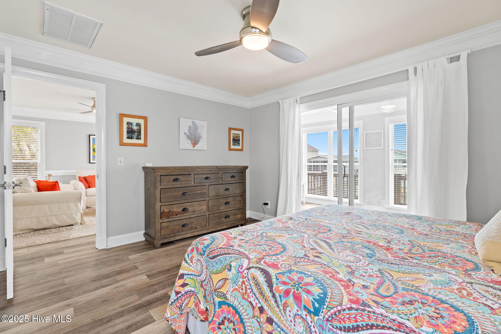 100544859 | Photo 23