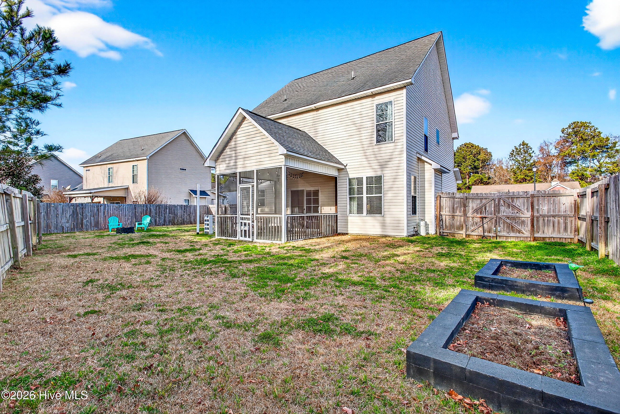 100548948 | Photo 32