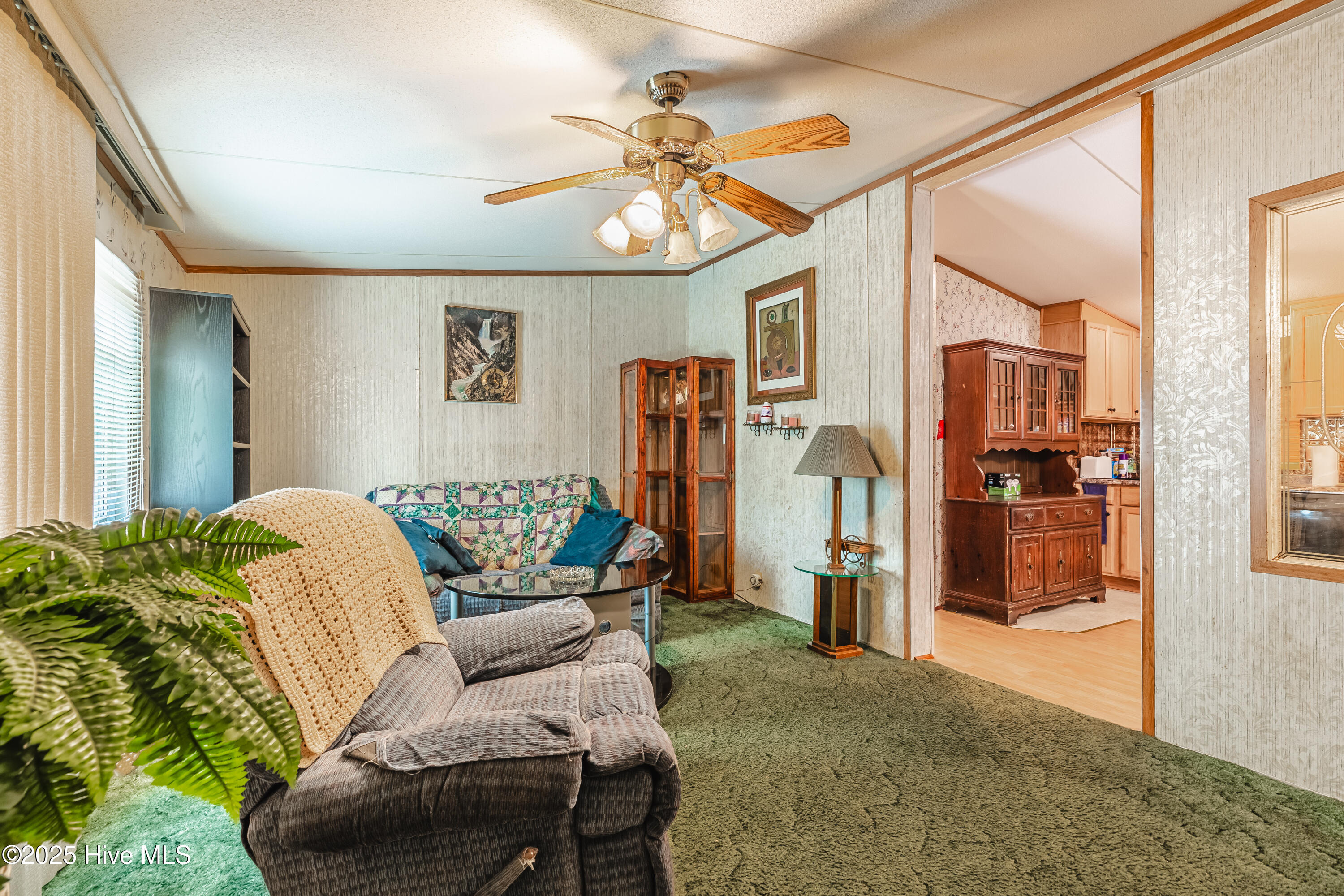 100543288 | Photo 14