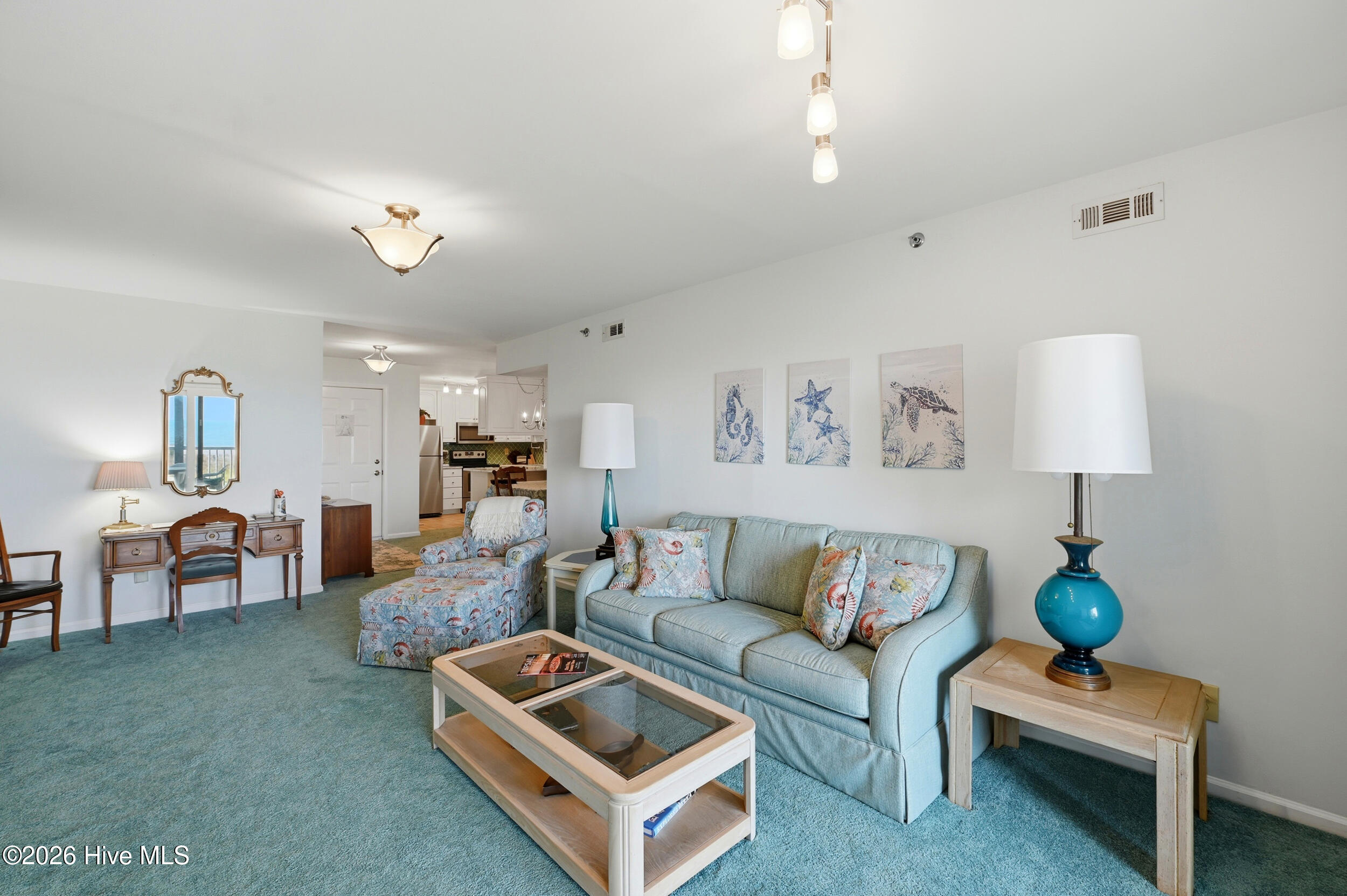 100563274 | Photo 10