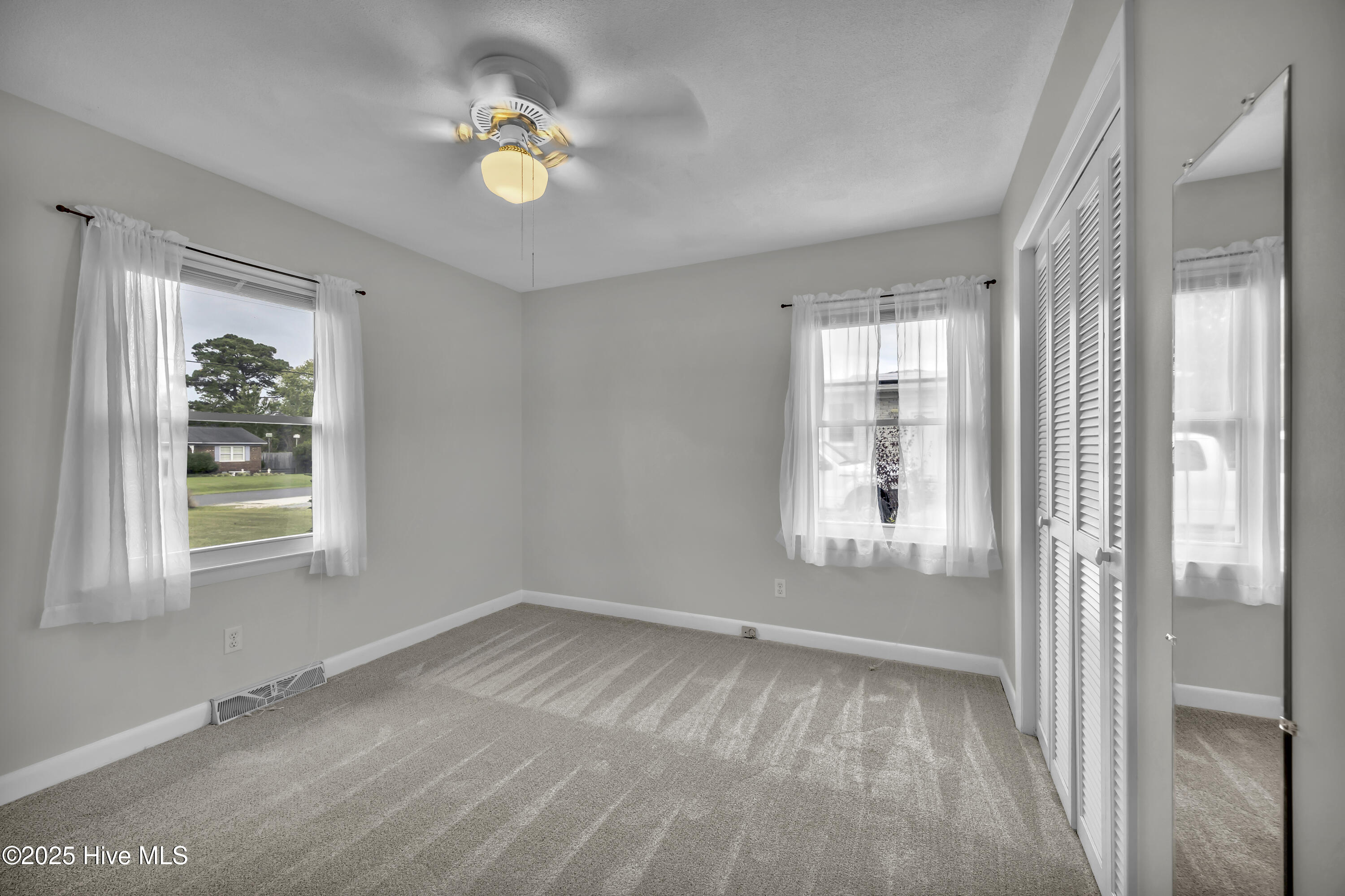 100535040 | Photo 19