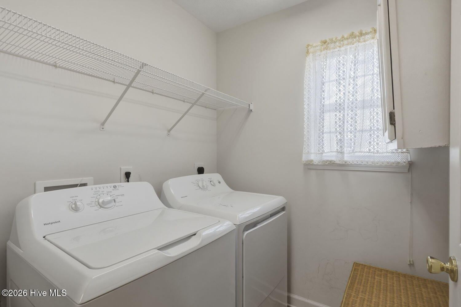 100555280 | Photo 34