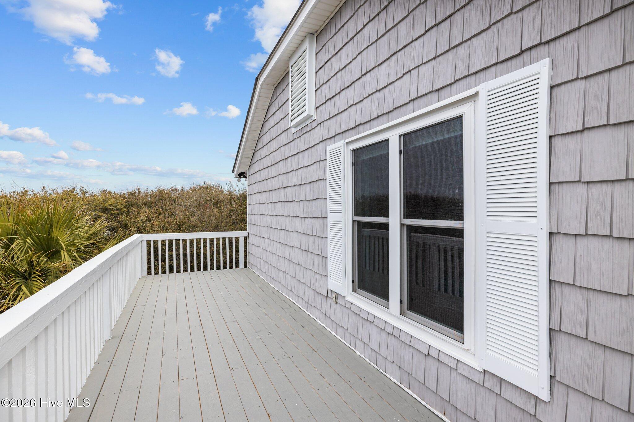 100565802 | Photo 49