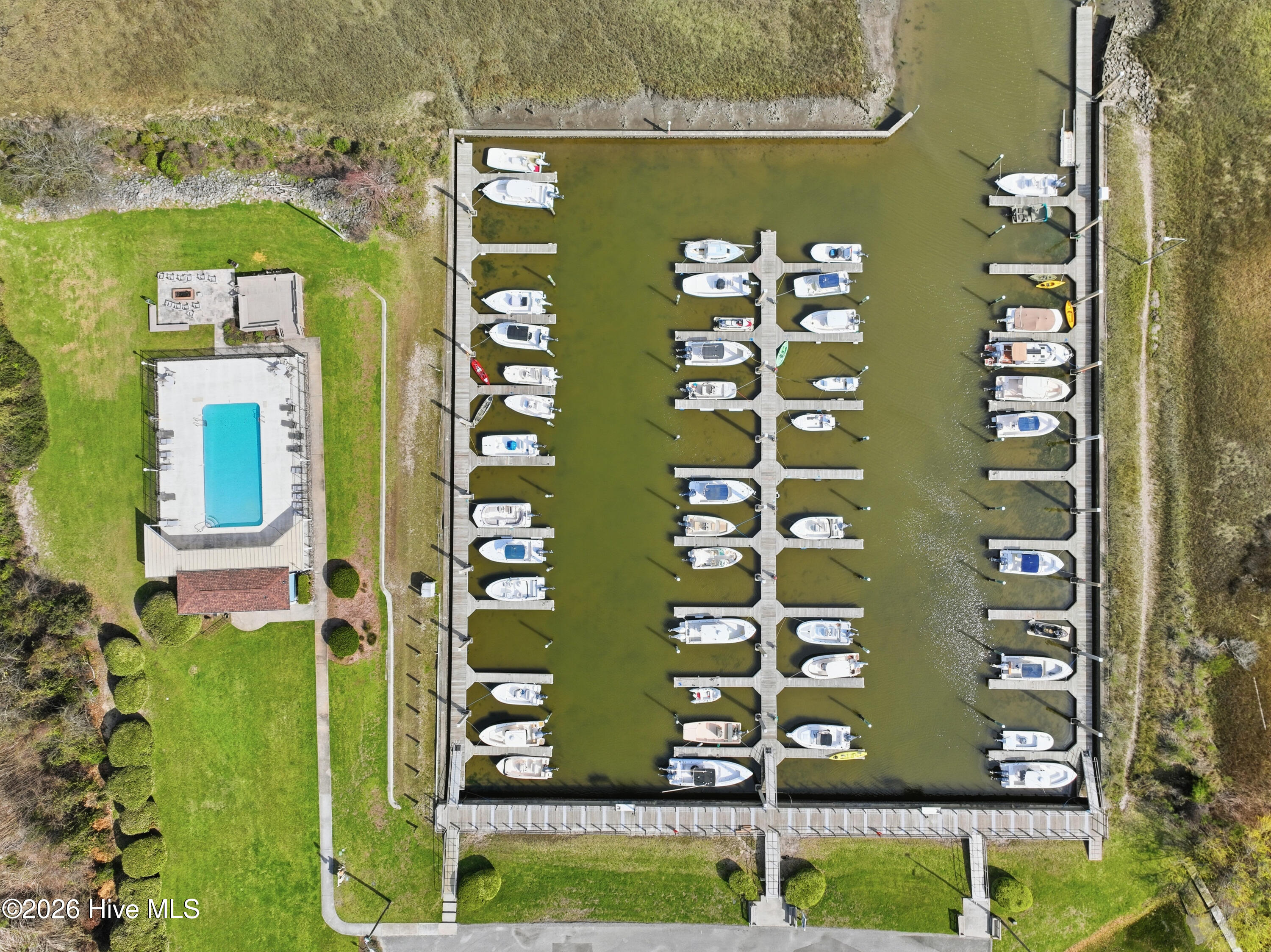 100561627 | Photo 56