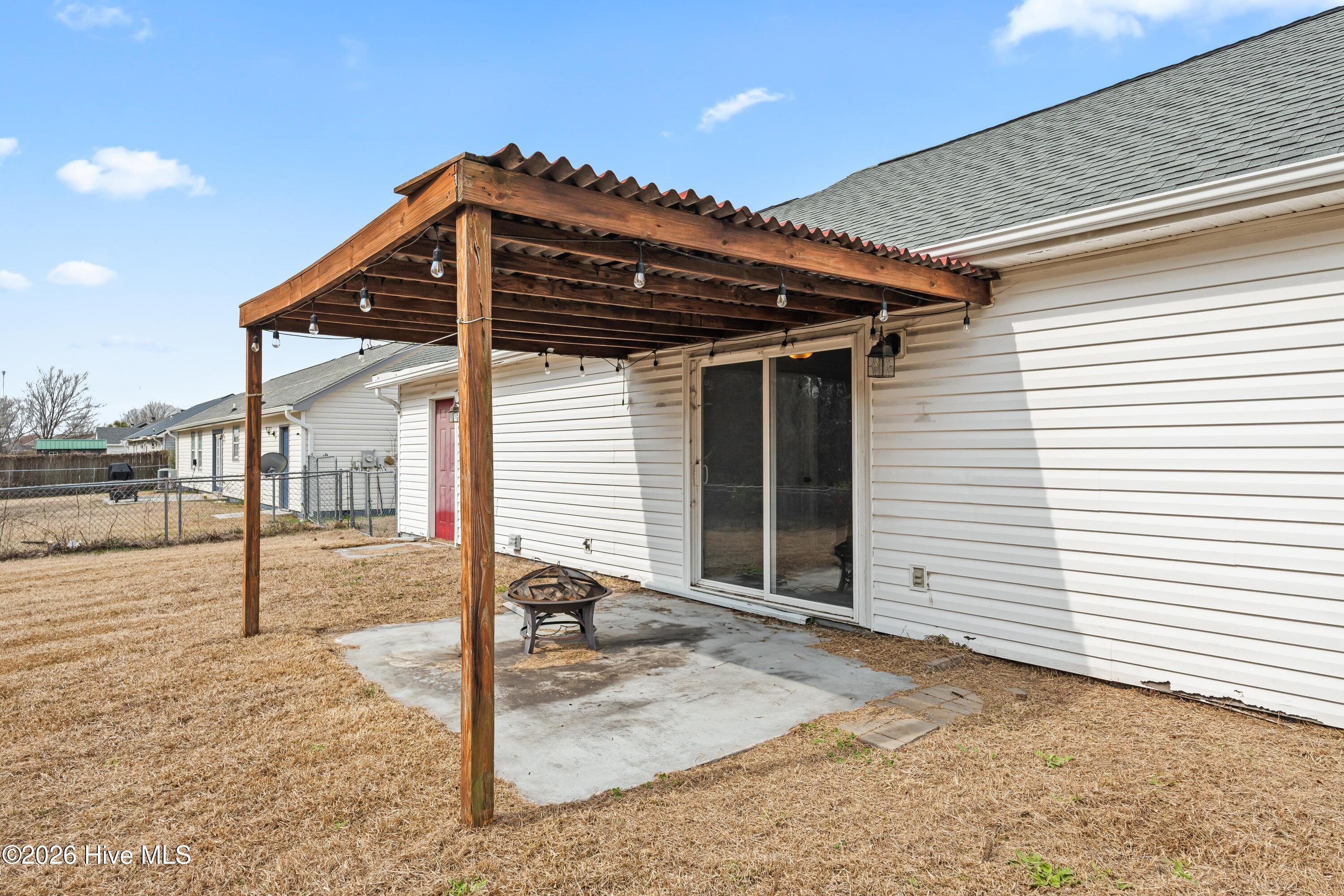 100558142 | Photo 16