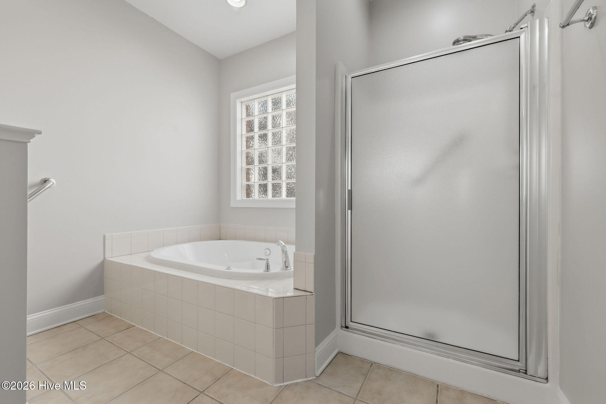 100560858 | Photo 39