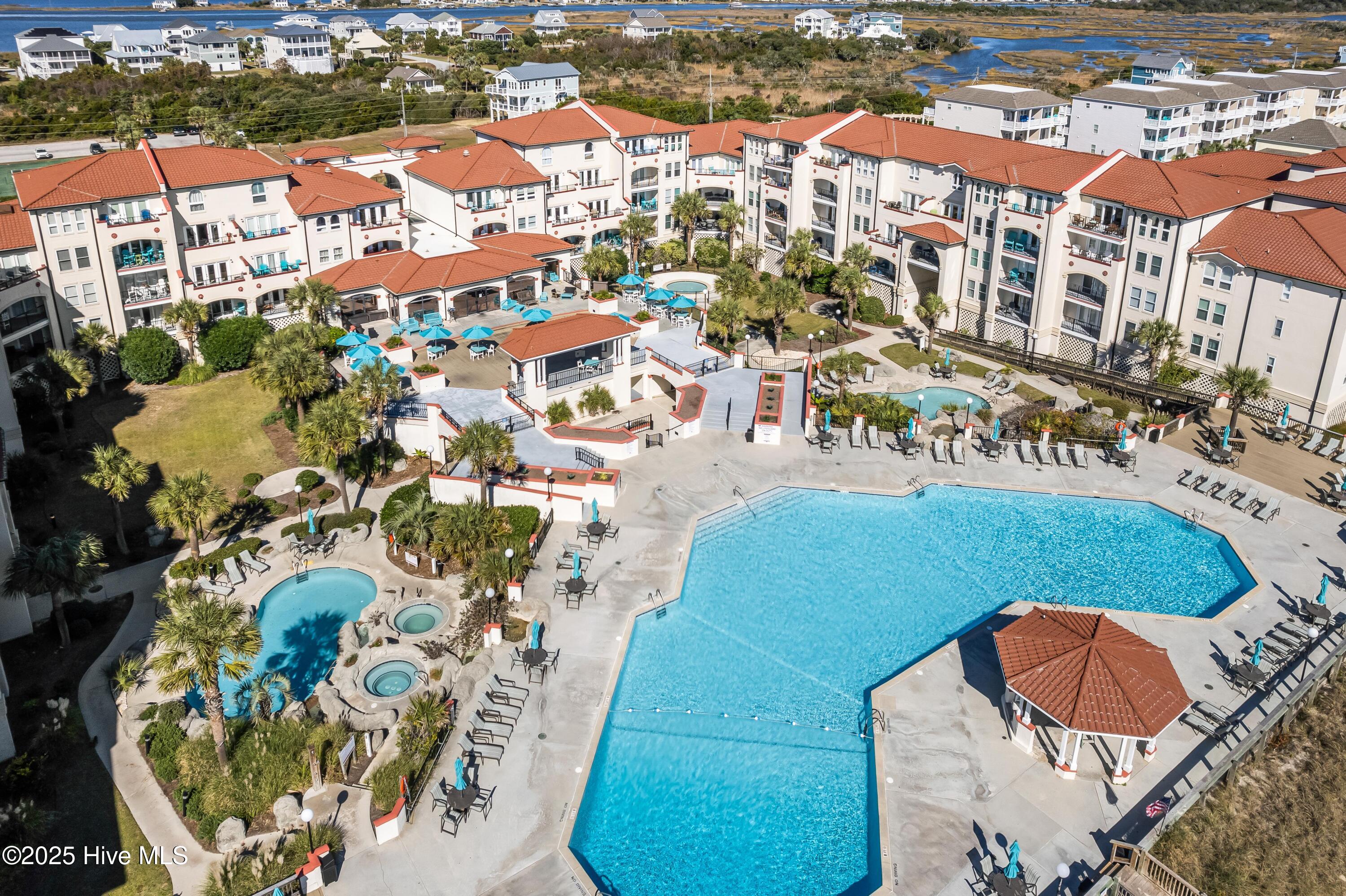 100543136 | Photo 30