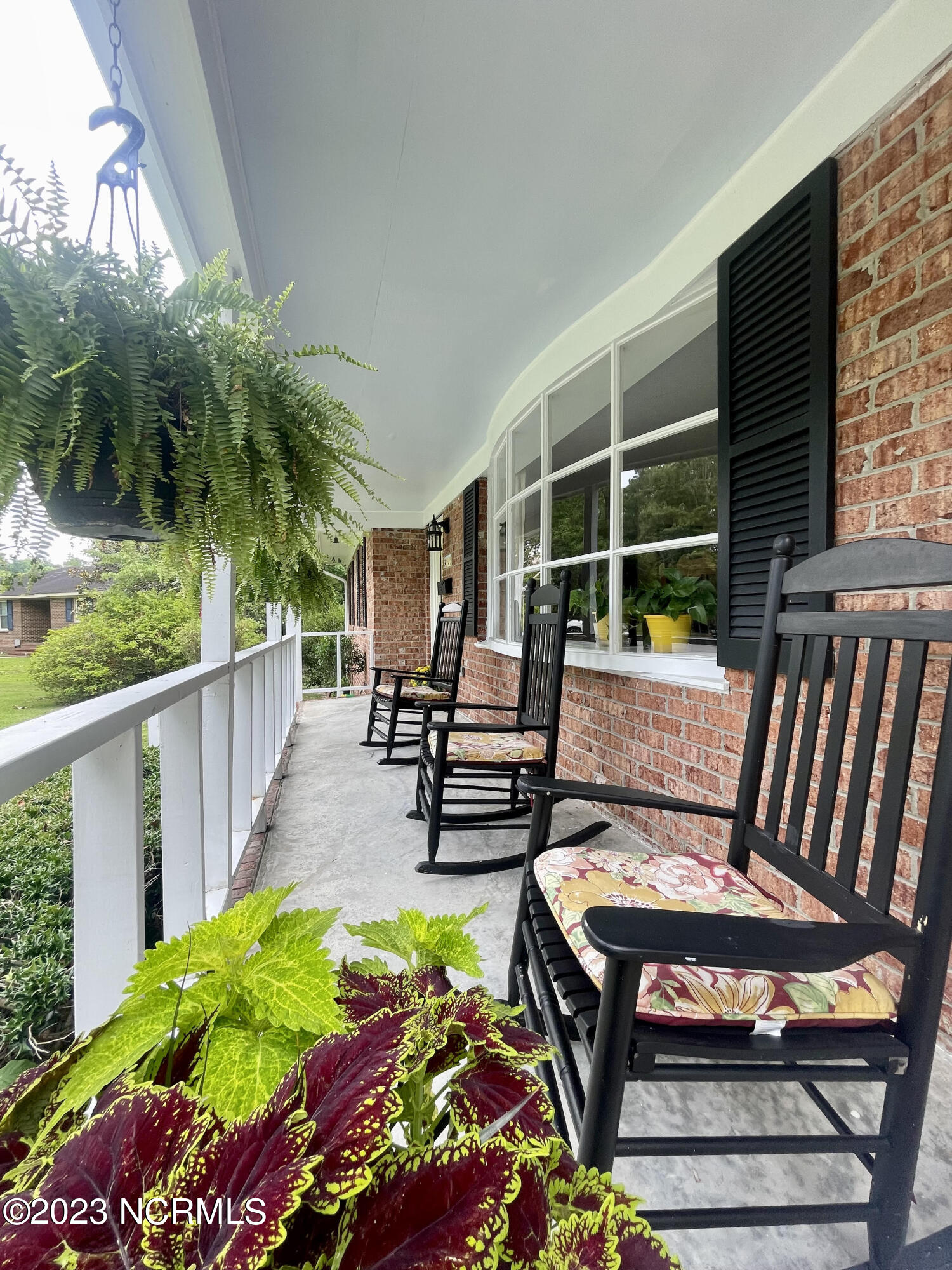 100571660 | Photo 4