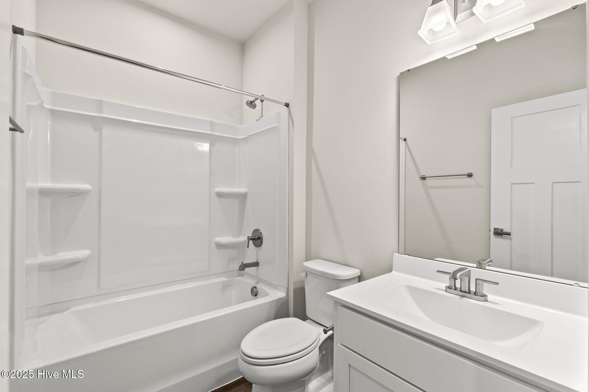 100562530 | Photo 16