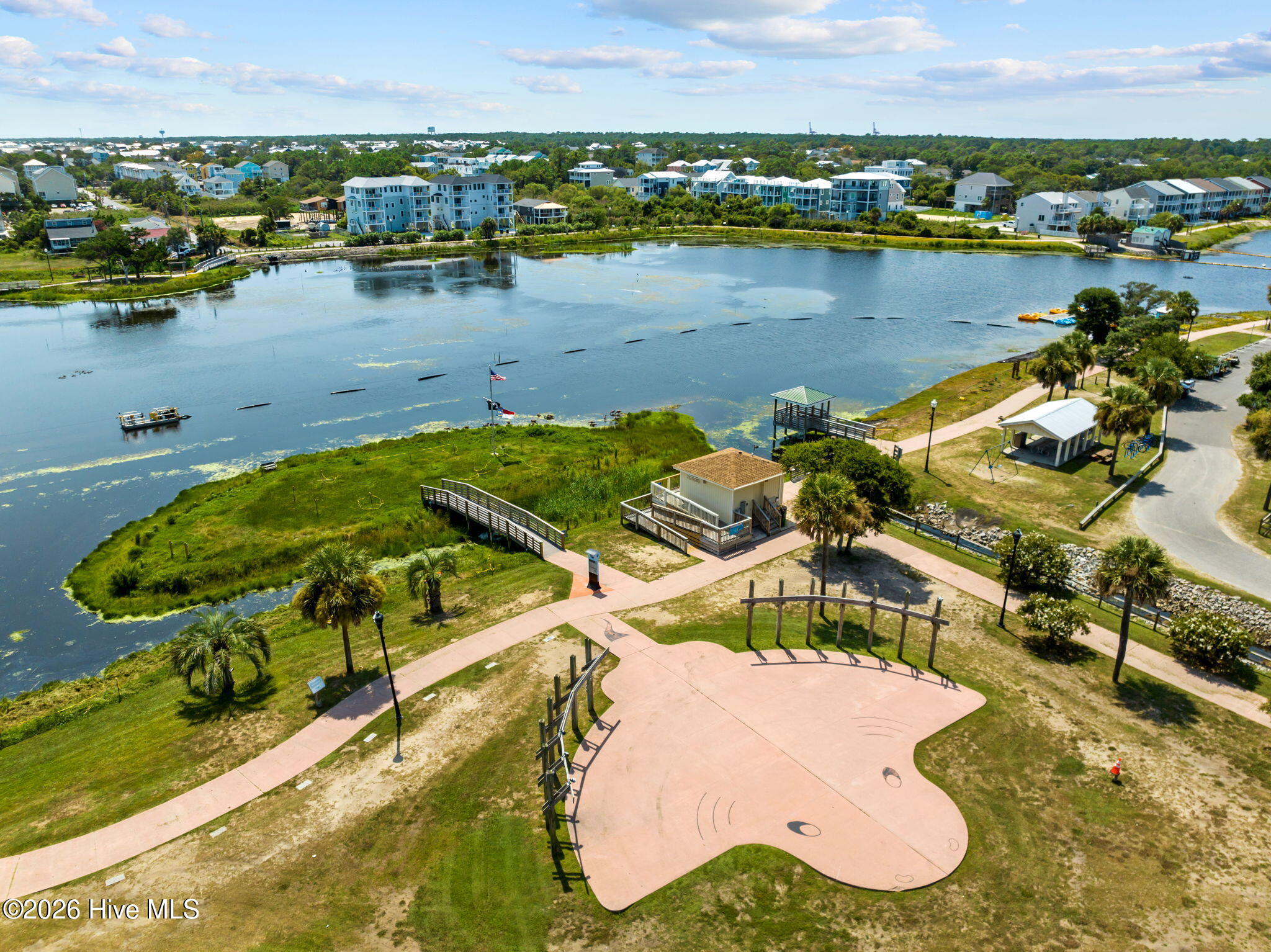 100563786 | Photo 35