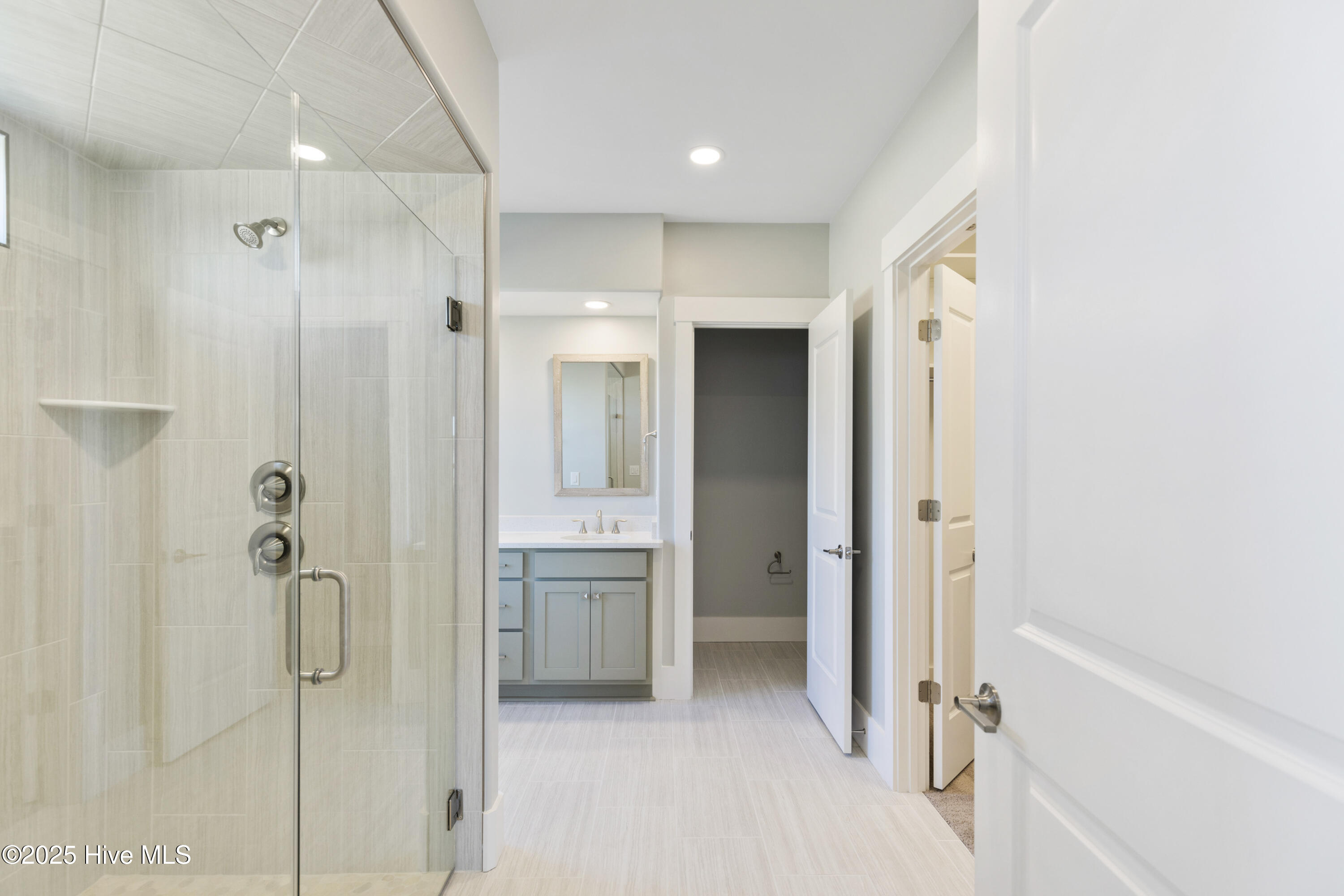 100557936 | Photo 21