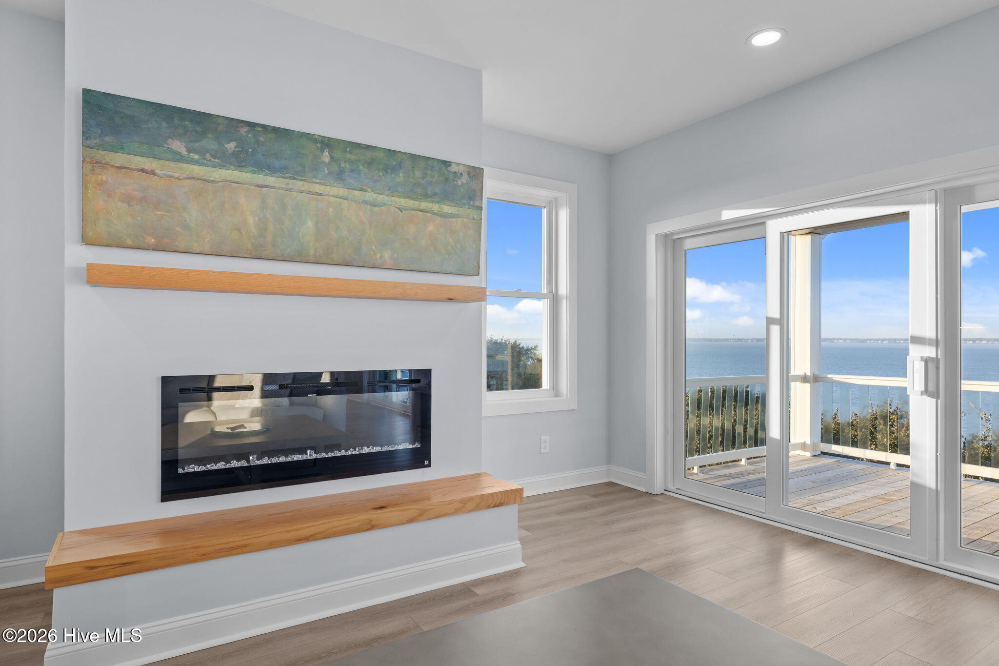 100551365 | Photo 43