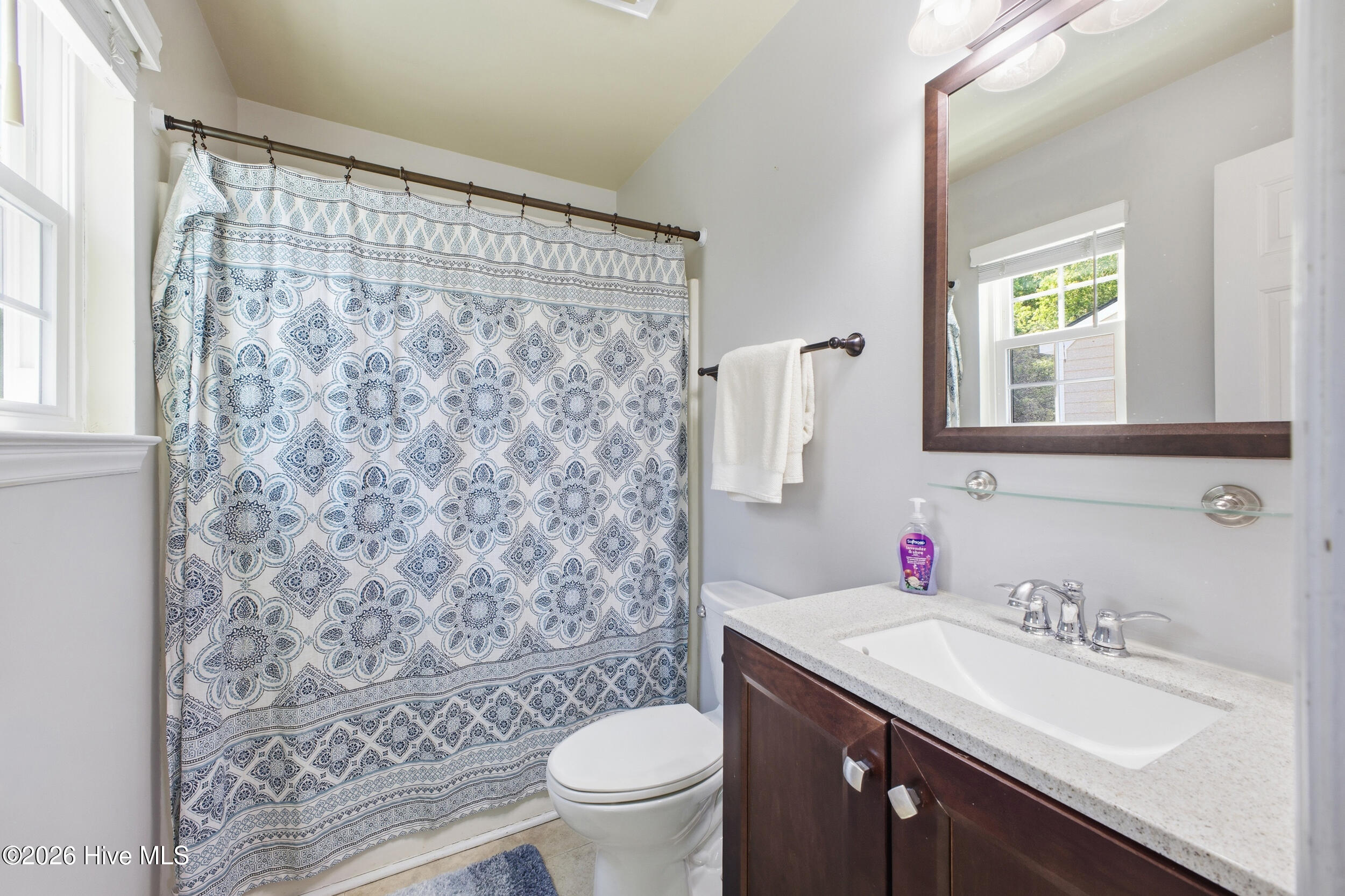 100565857 | Photo 30