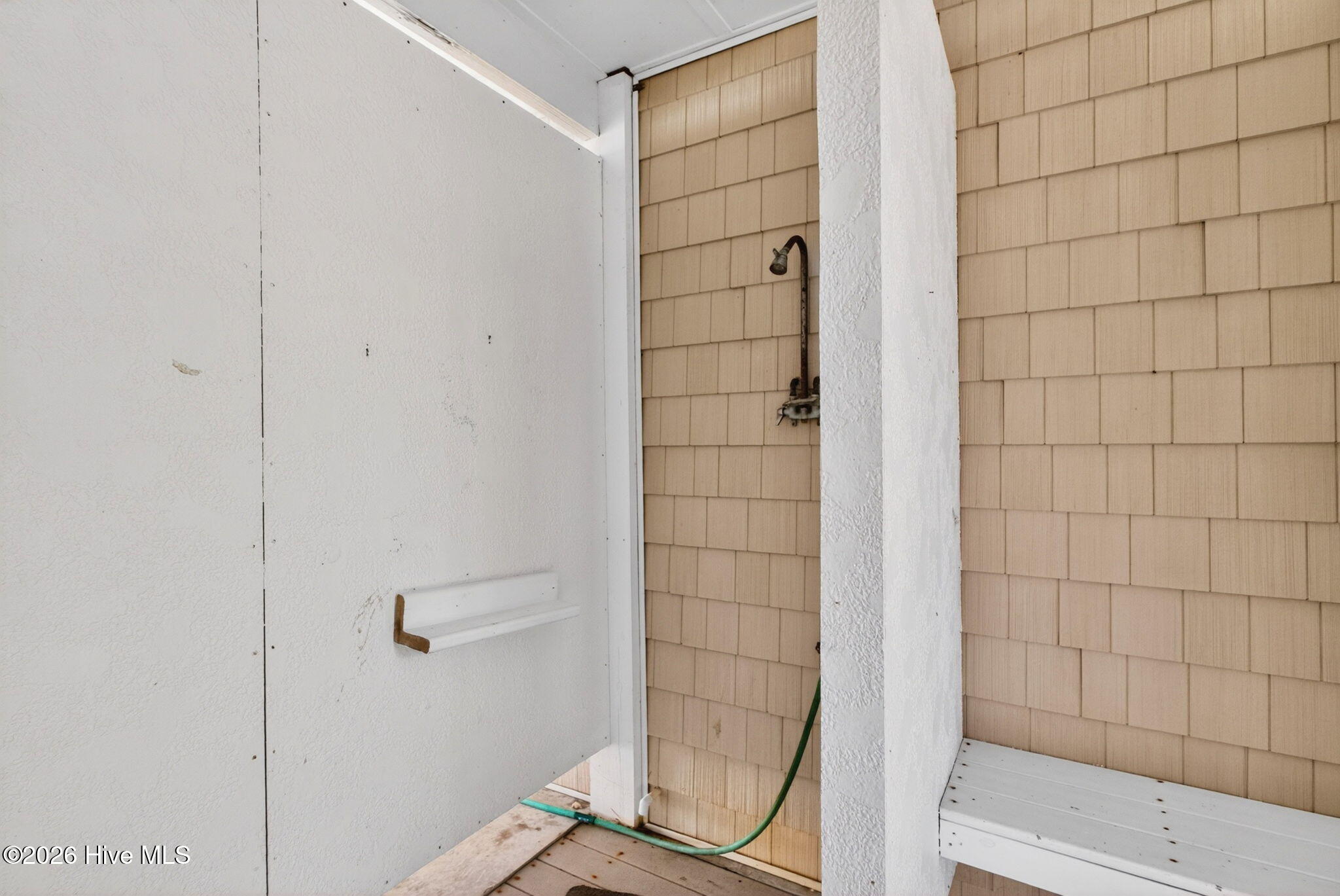 100566511 | Photo 42