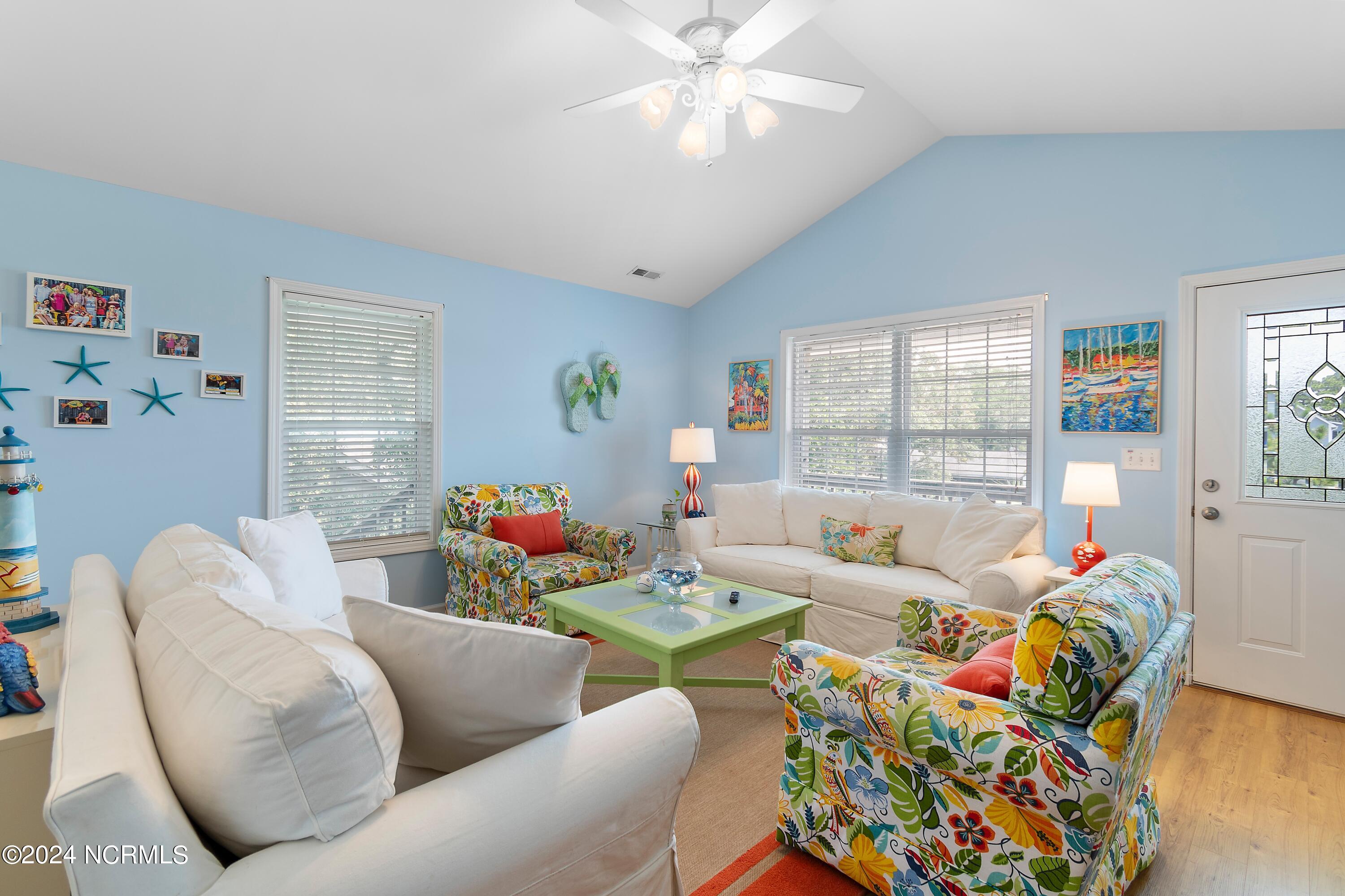 100461255 | Photo 16