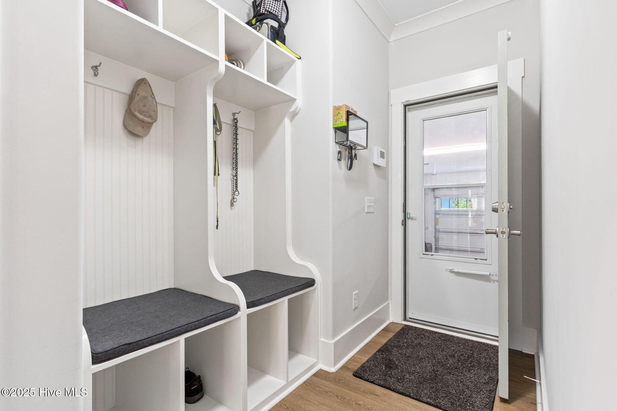 100534484 | Photo 63