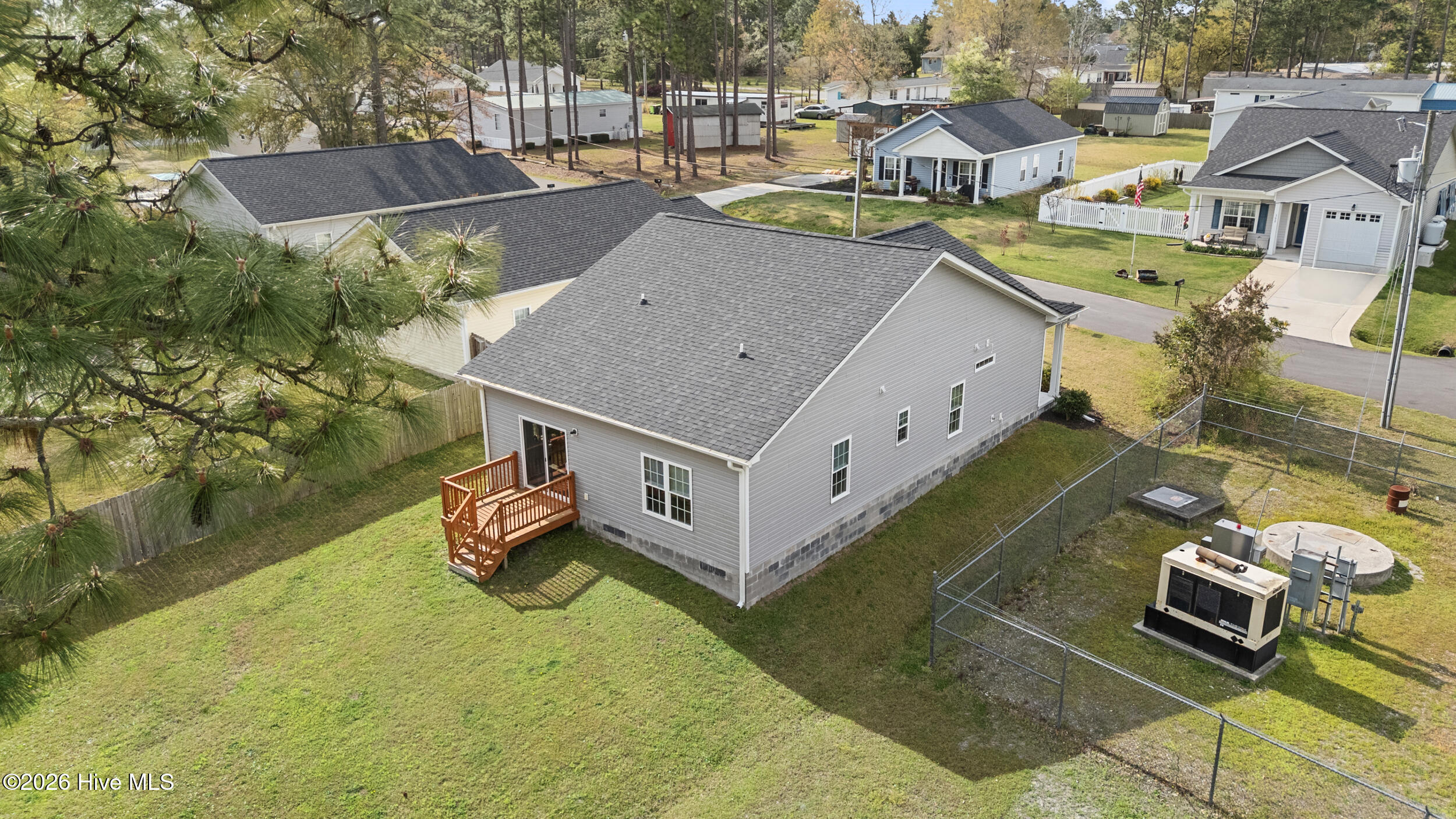 100564785 | Photo 31