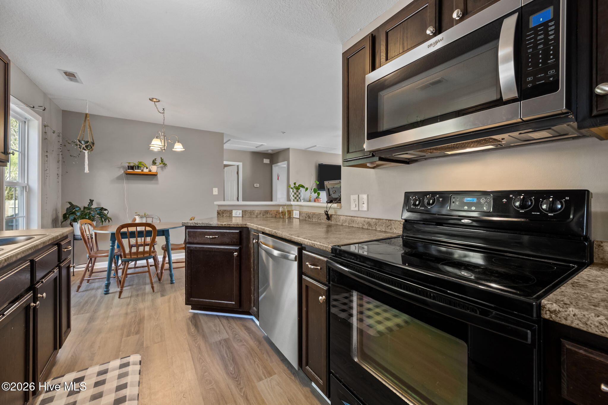 100552556 | Photo 16