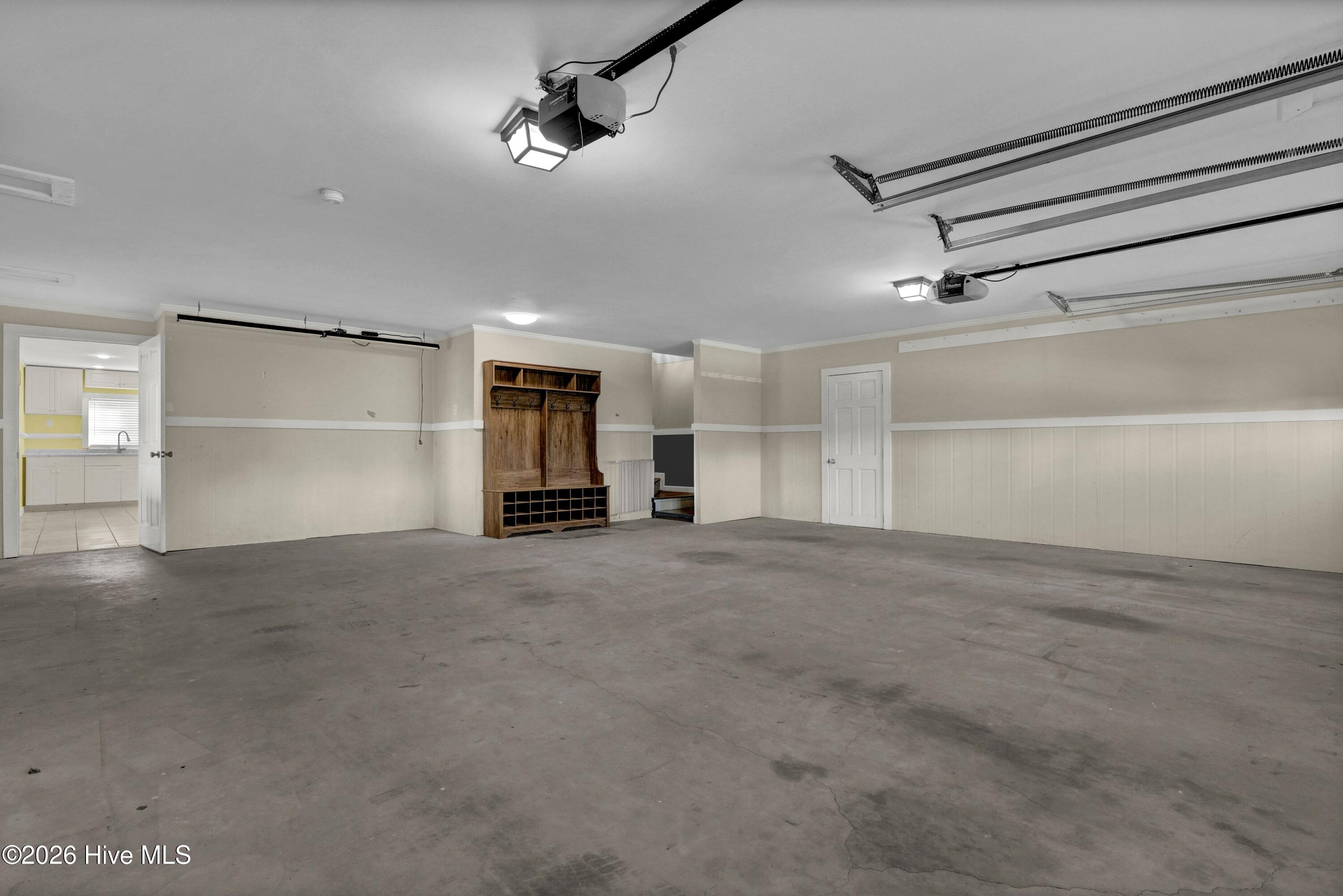 100489094 | Photo 48